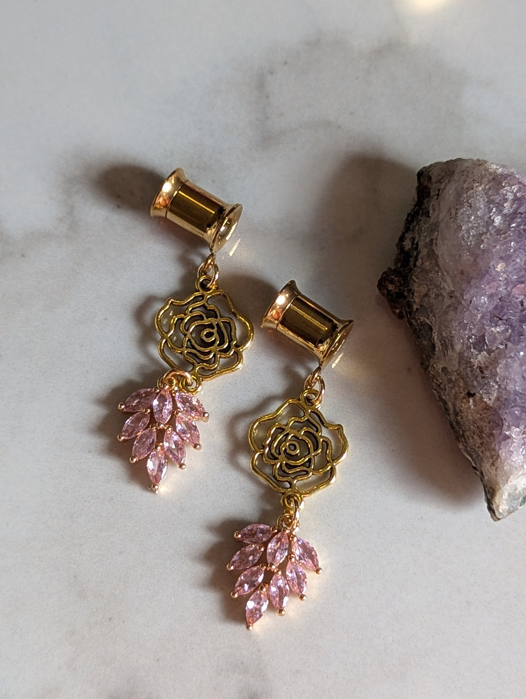 Pink rose dangle gauges