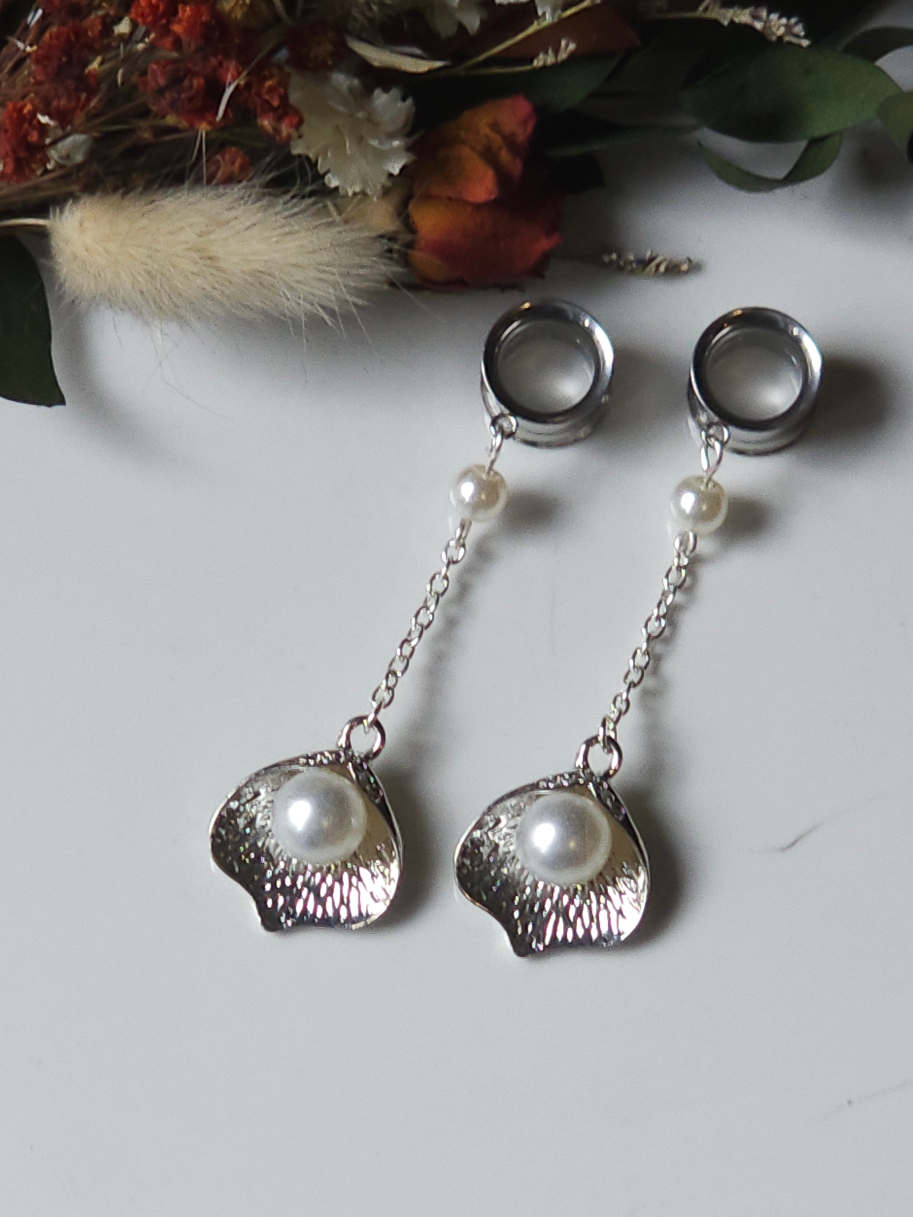 The Aphrodite dangle gauge