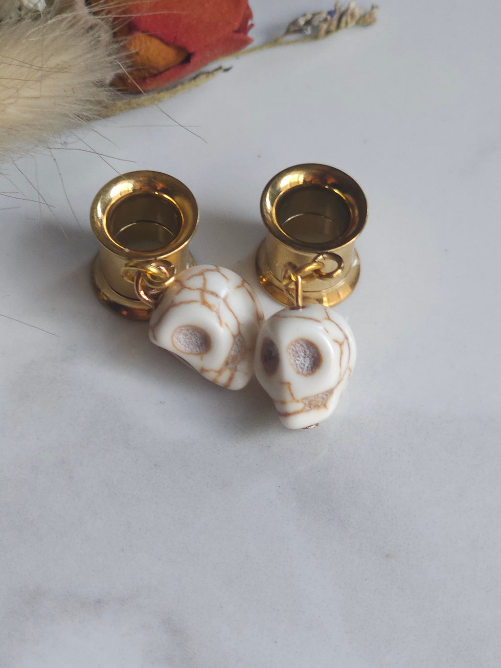 Howlite skull Dangle Gauges