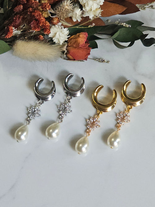 Beige Mallorca Pearl dangle saddles