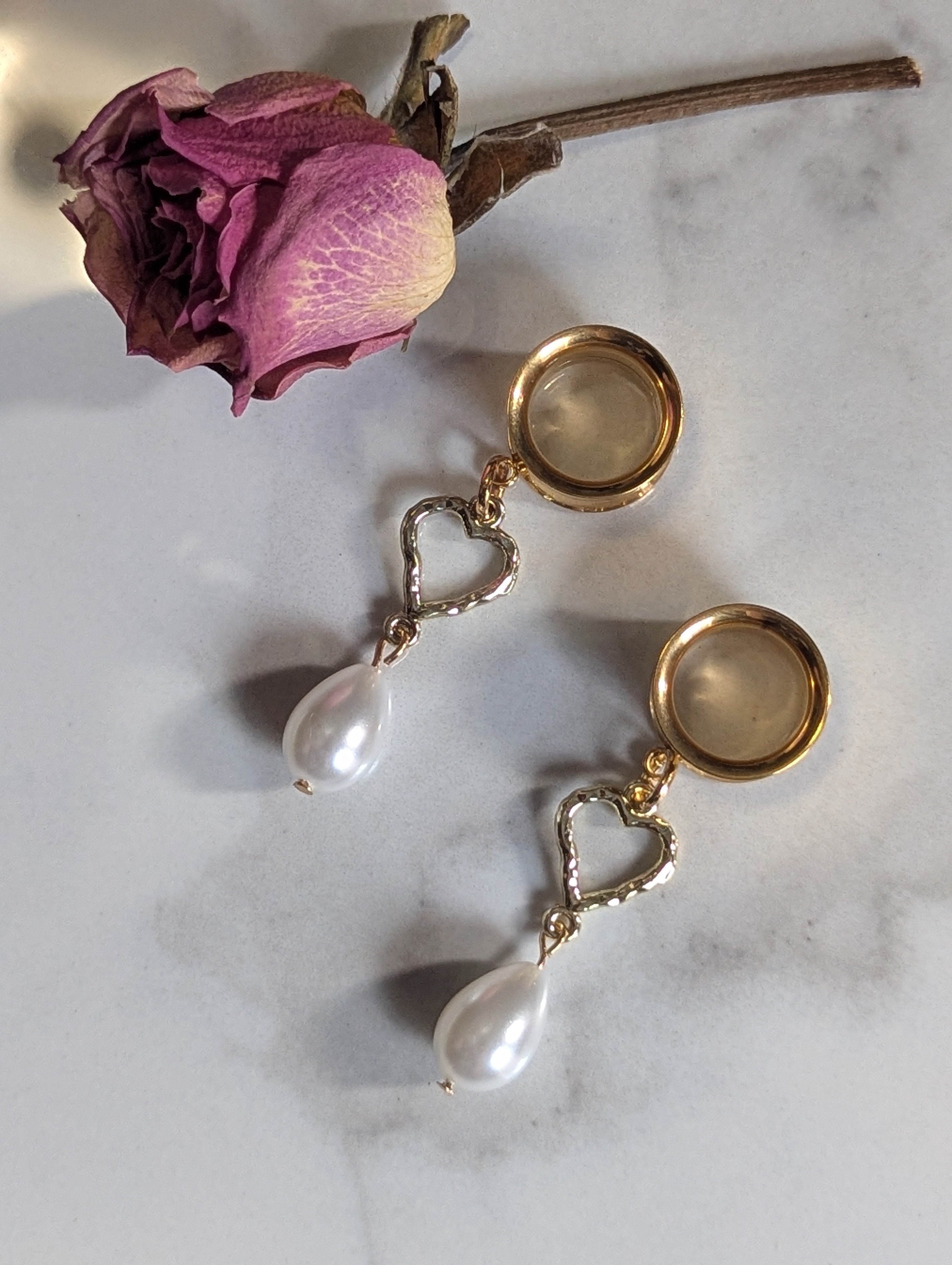 Heart pearl dangle gauges