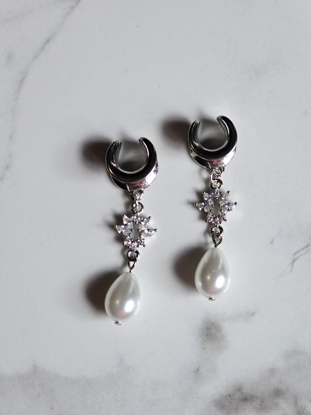 Mallorca Pearl dangle saddles