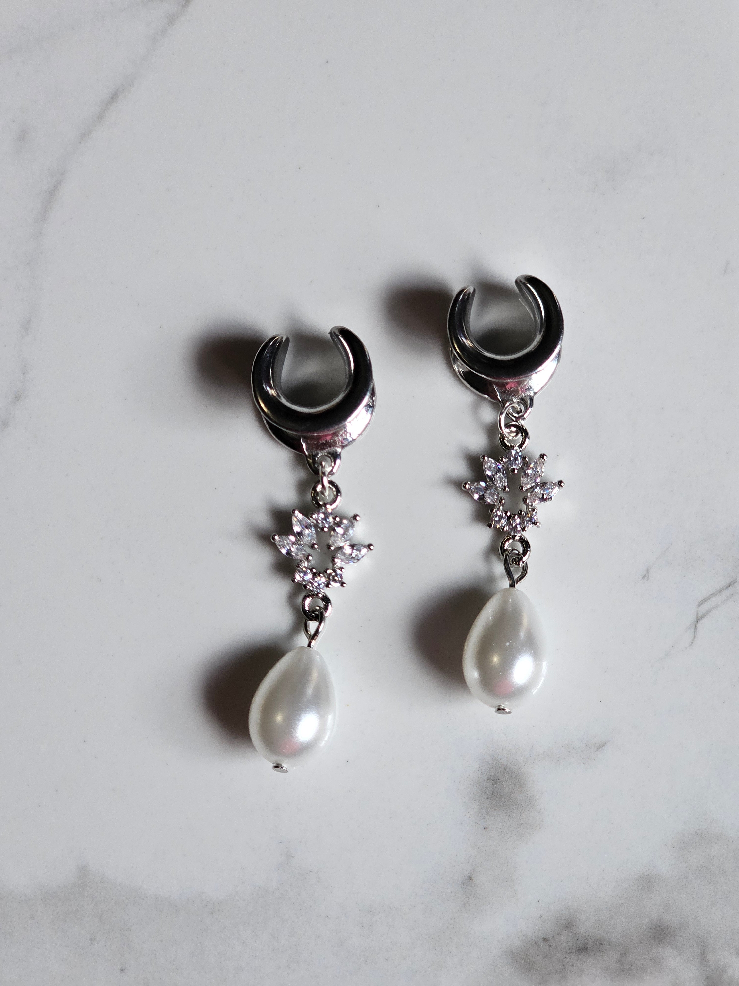Mallorca Pearl dangle saddles