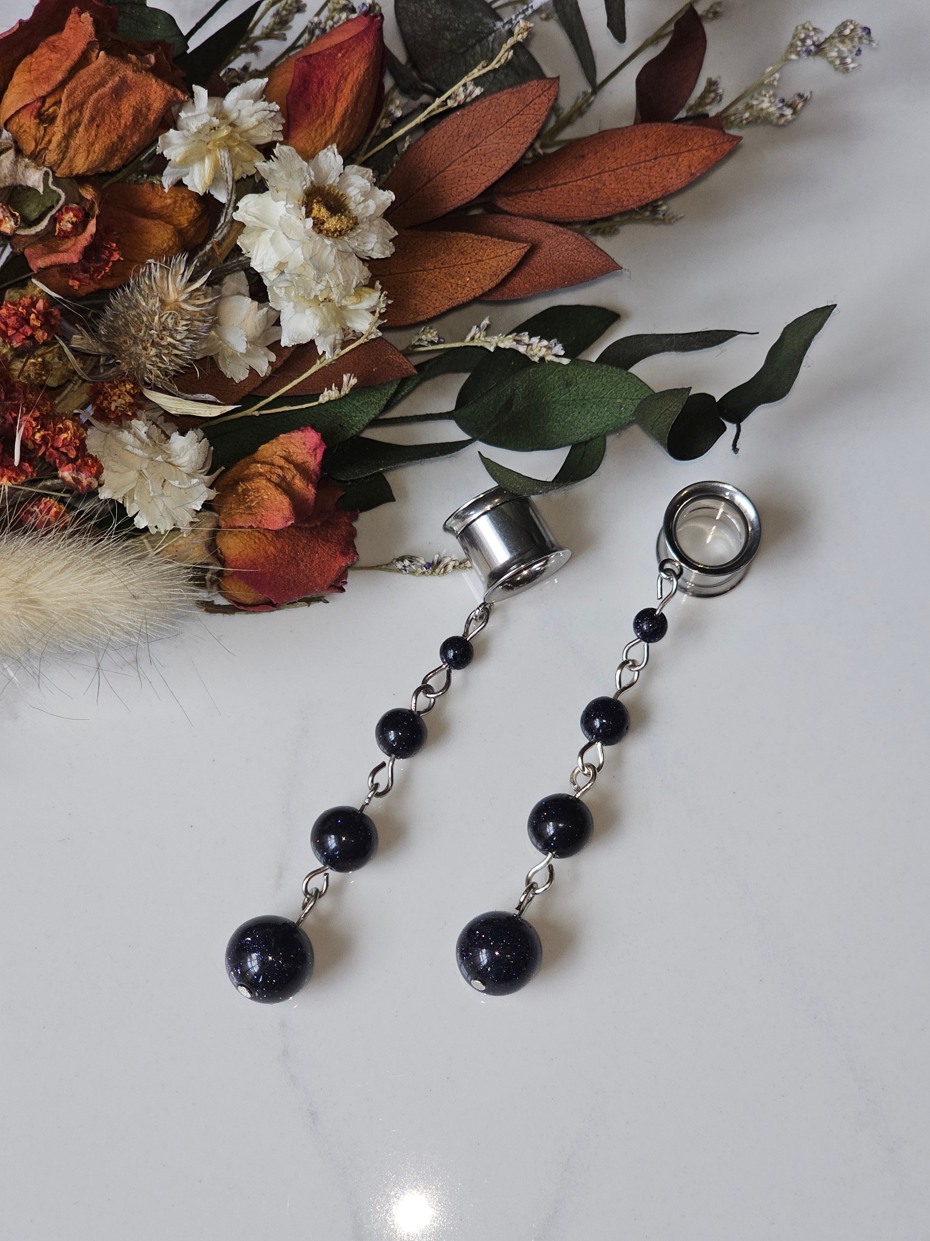 Blue sandstone dangle gauges