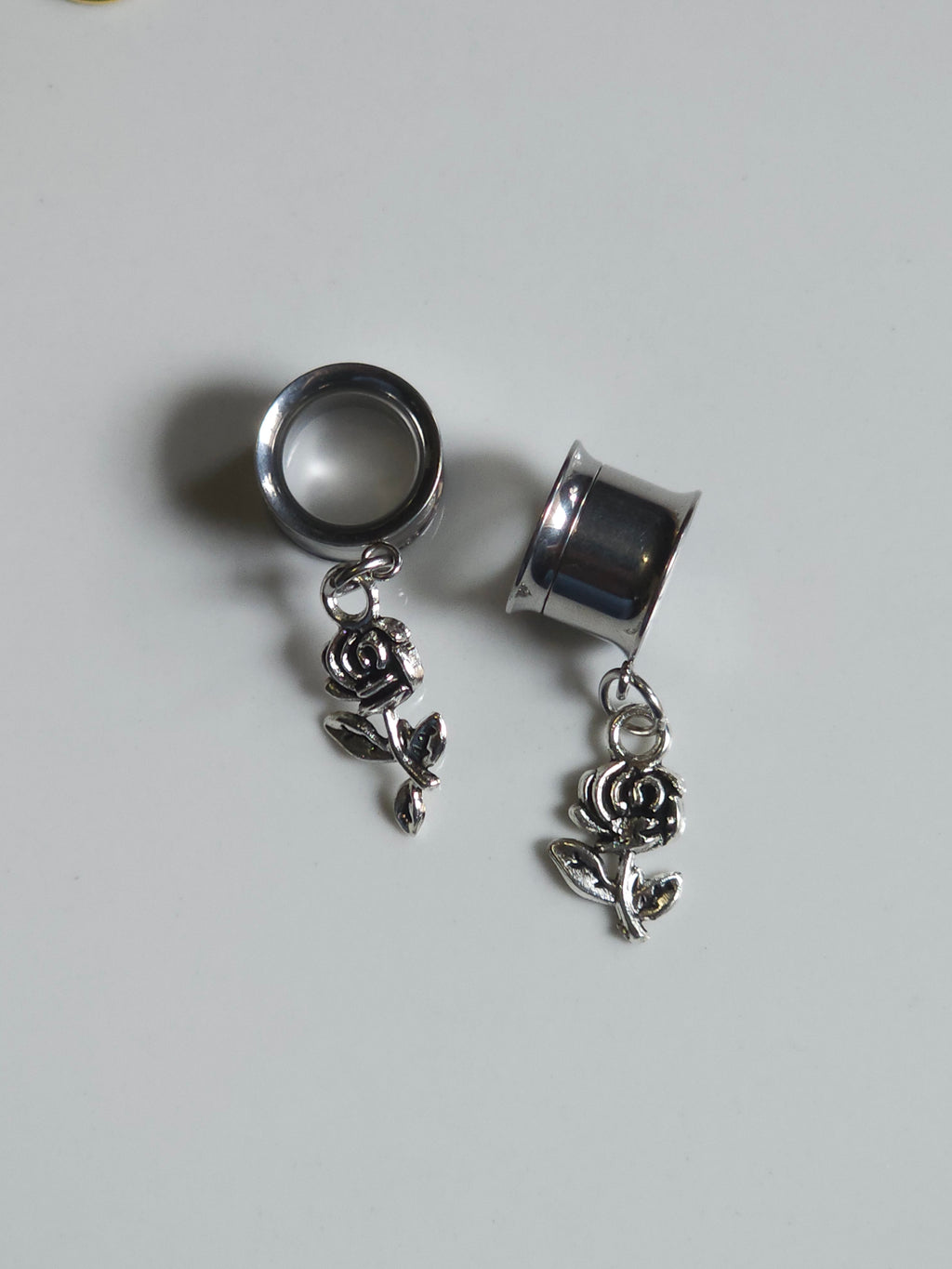 Simple flower dangle gauges