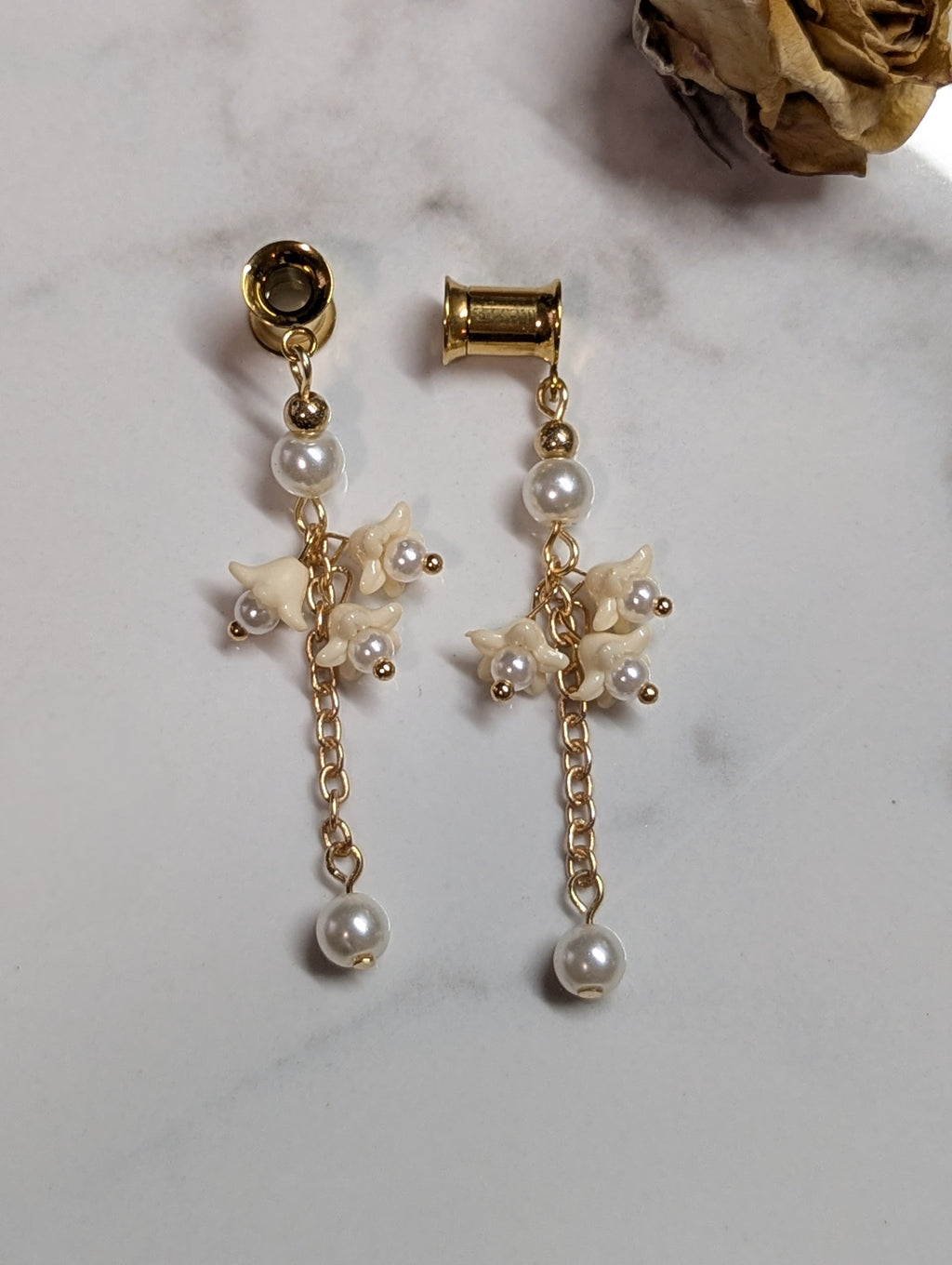 Floral bridal dangle gauges