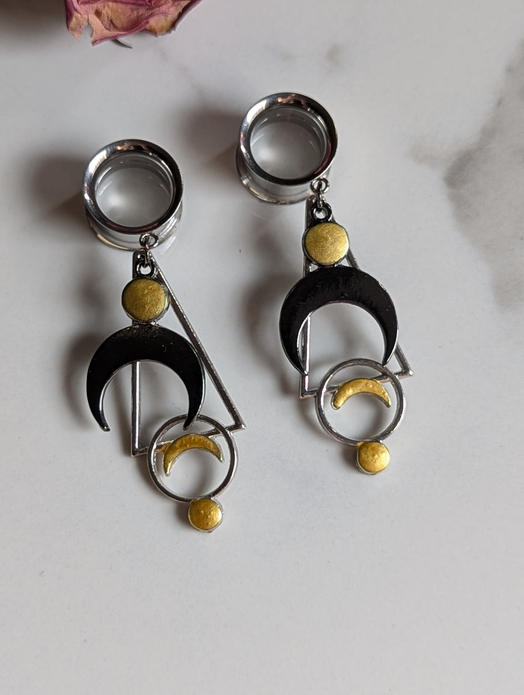 Lunar dangle gauges