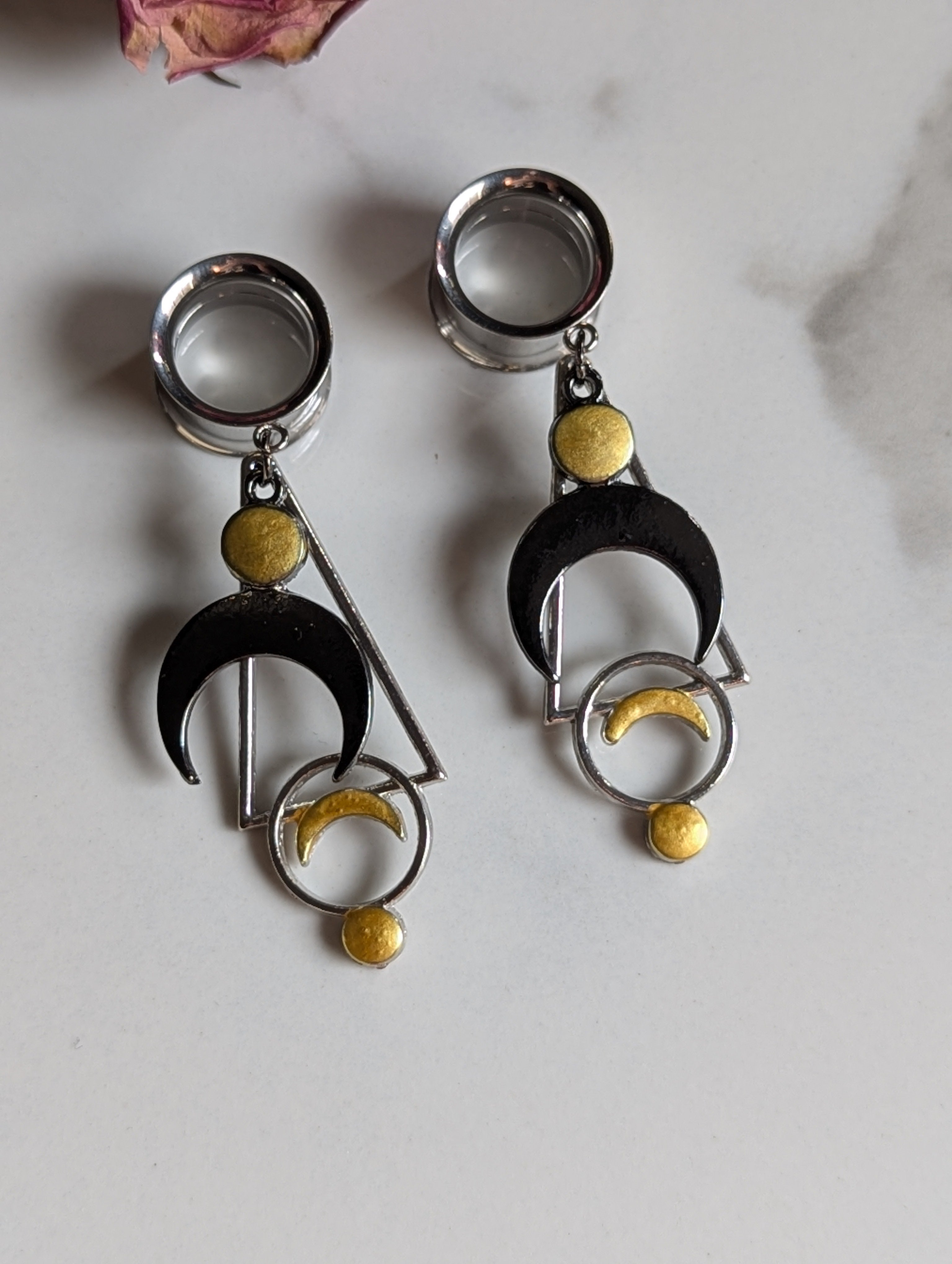 Lunar dangle gauges