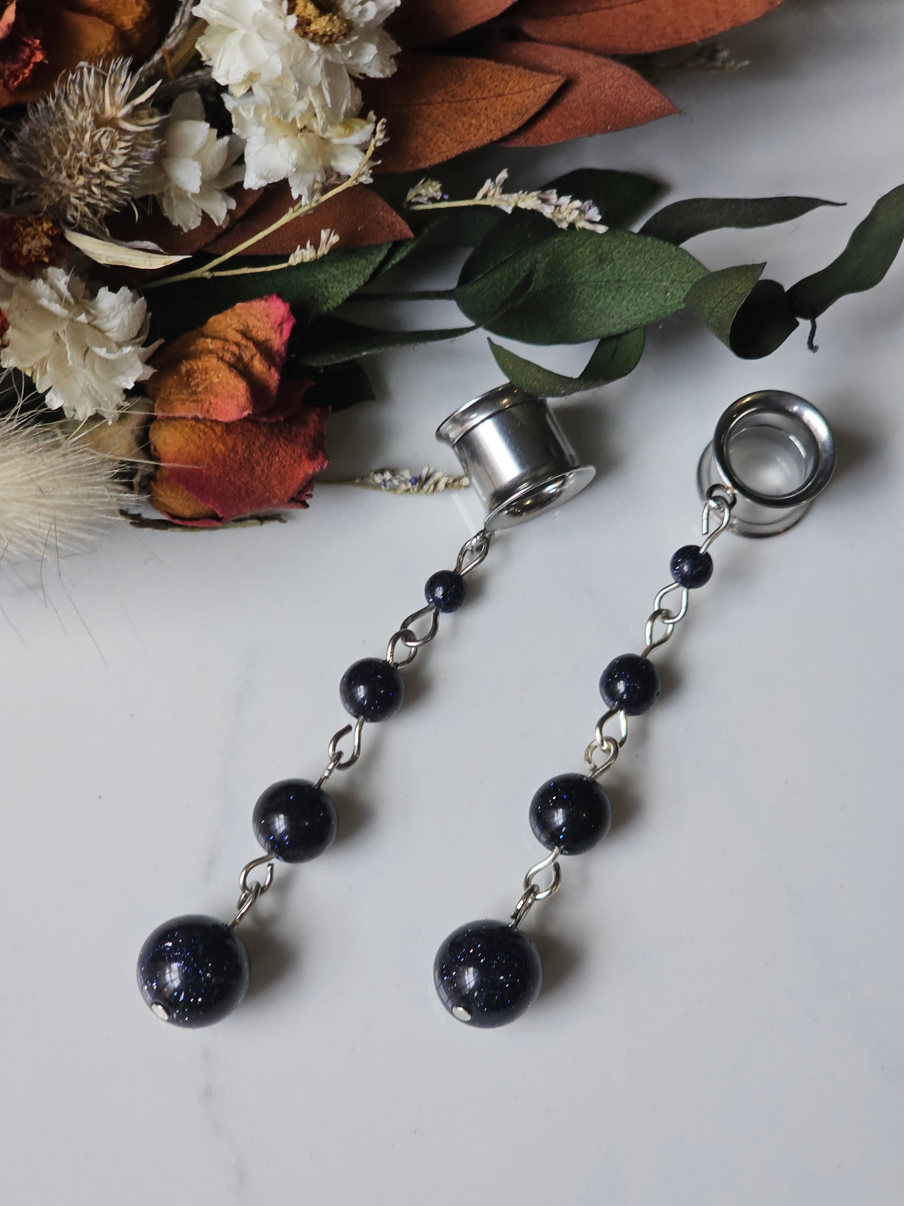 Blue sandstone dangle gauges