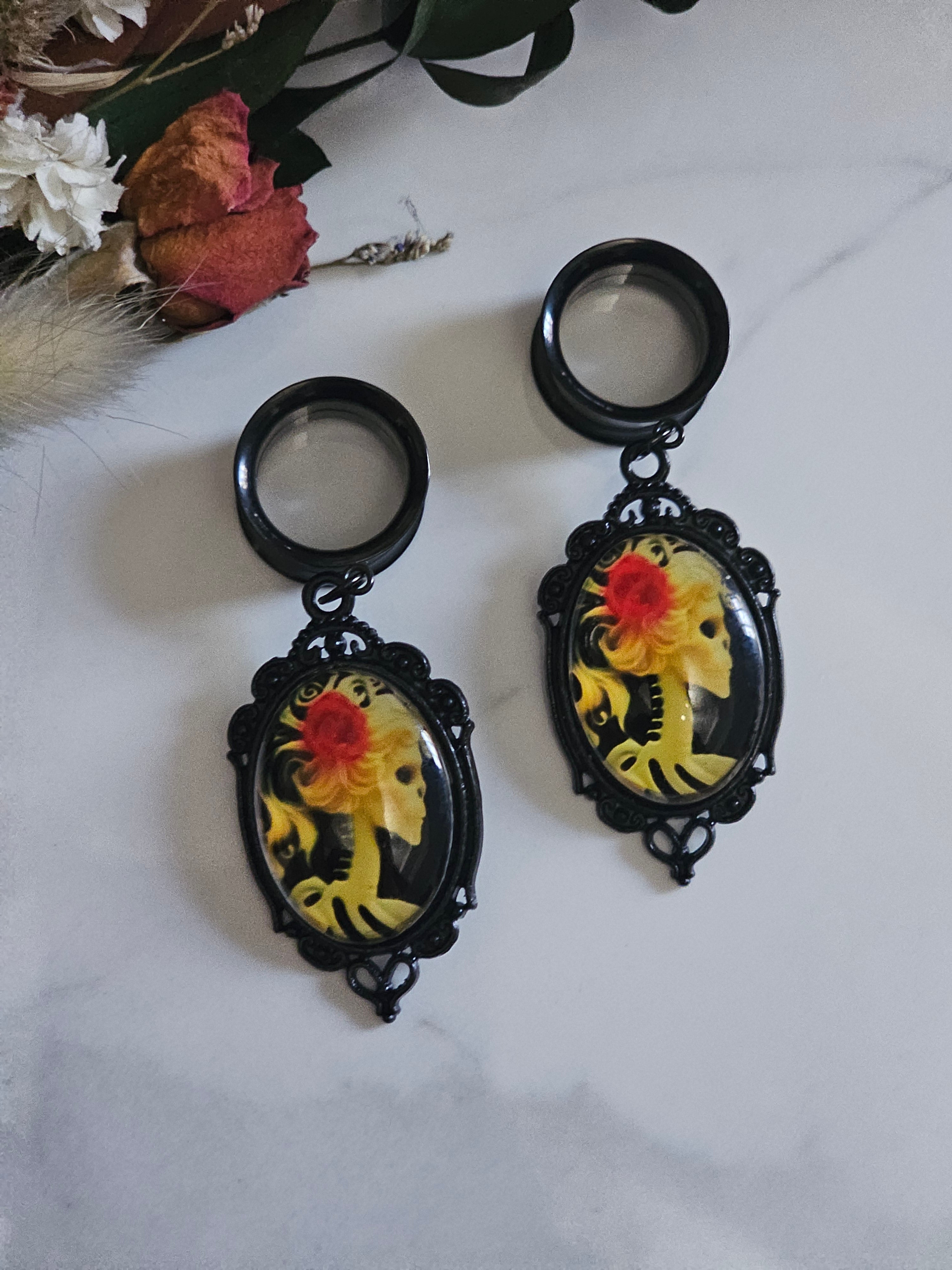 Skeleton Cameo Dangle Gauges