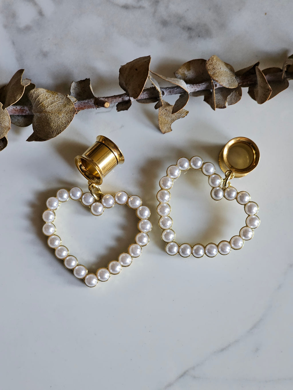 Pearl heart dangle gauges