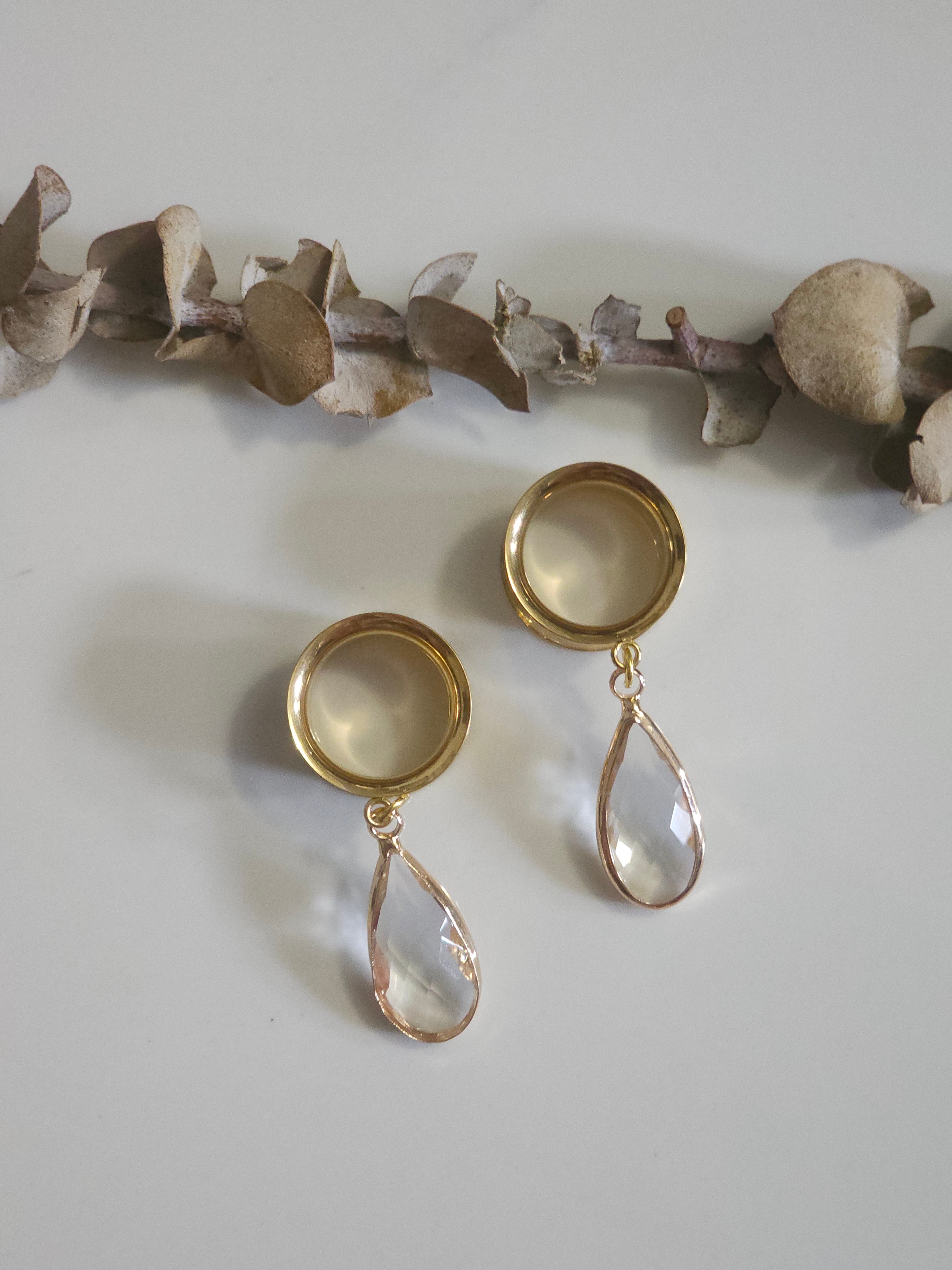 Clear teardrop dangle gauges
