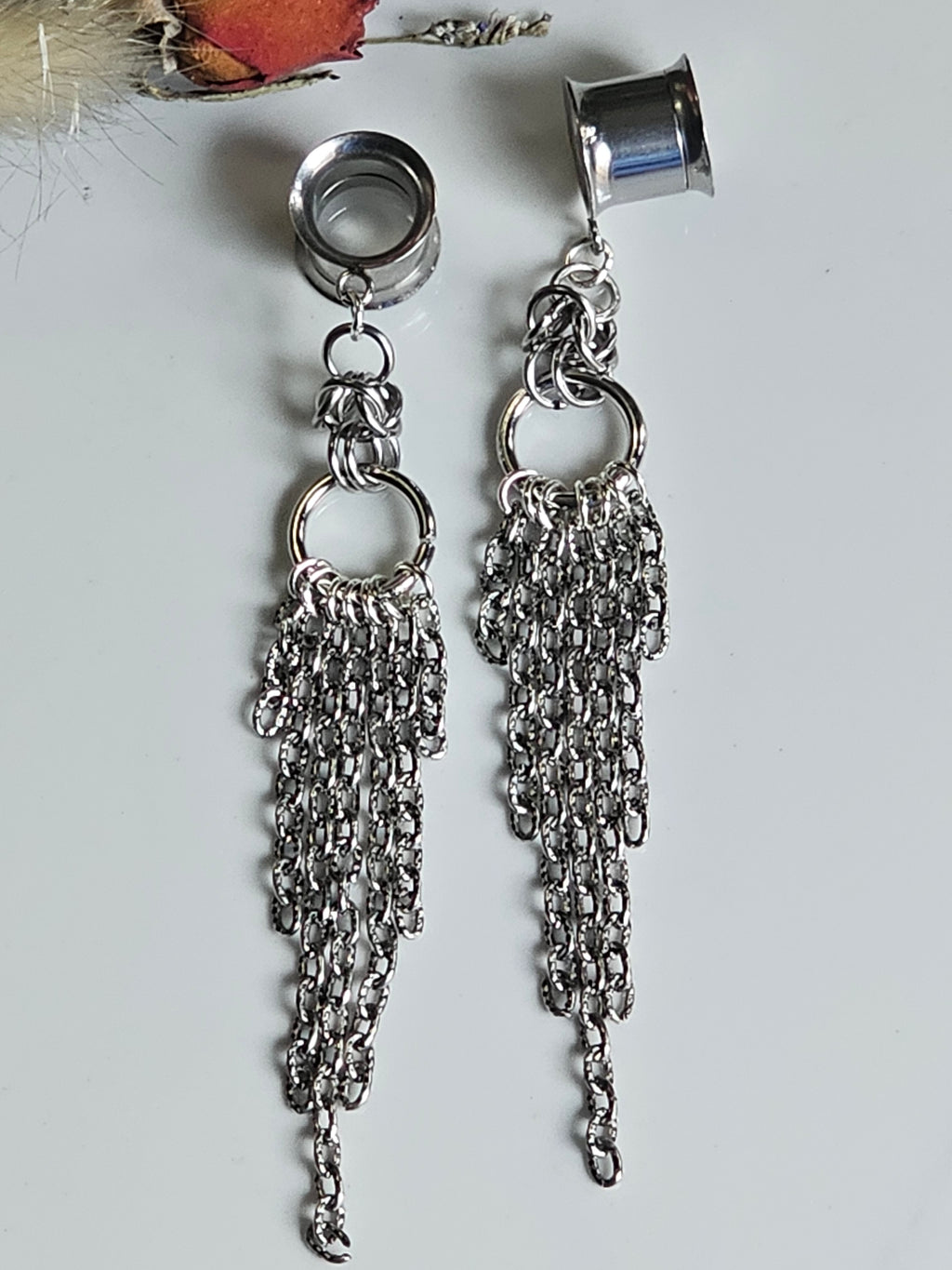 Chain tassel dangle gauges