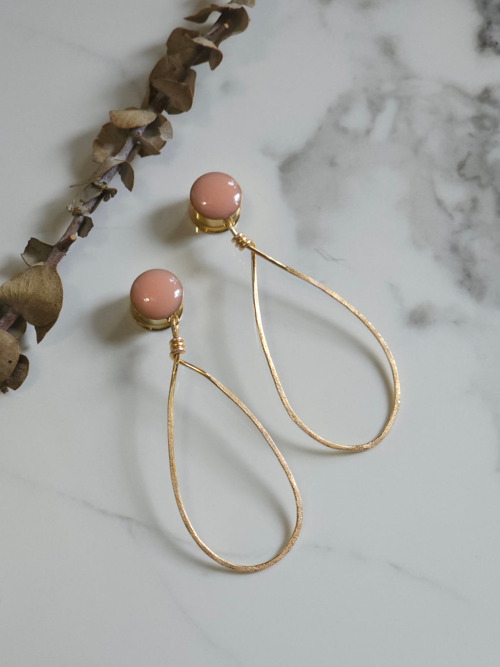 Teardrop hoop dangle gauges