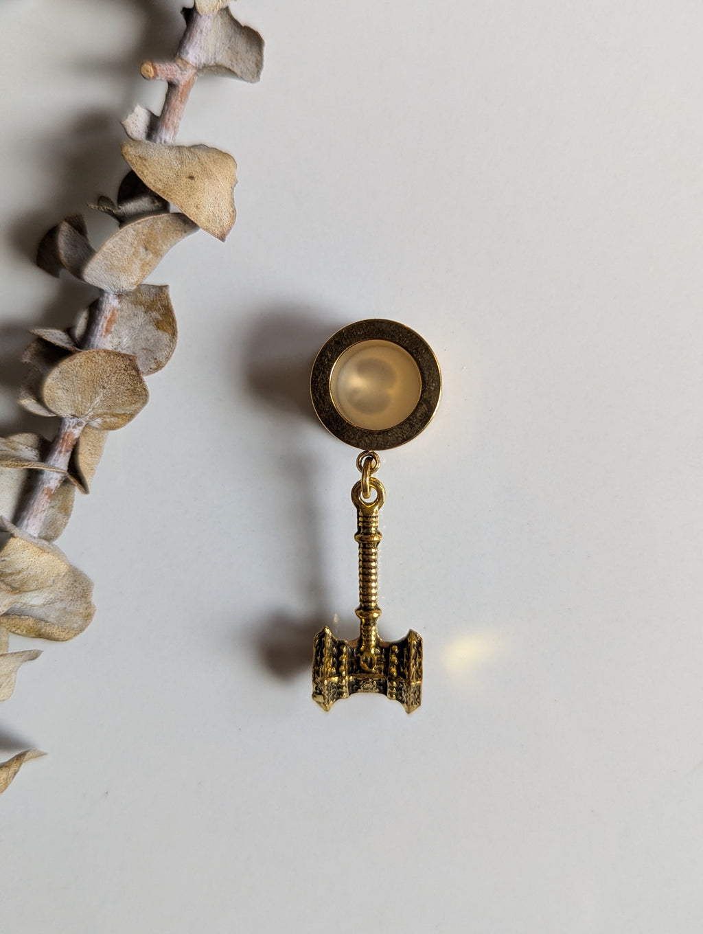 Medieval hammer dangle gauges