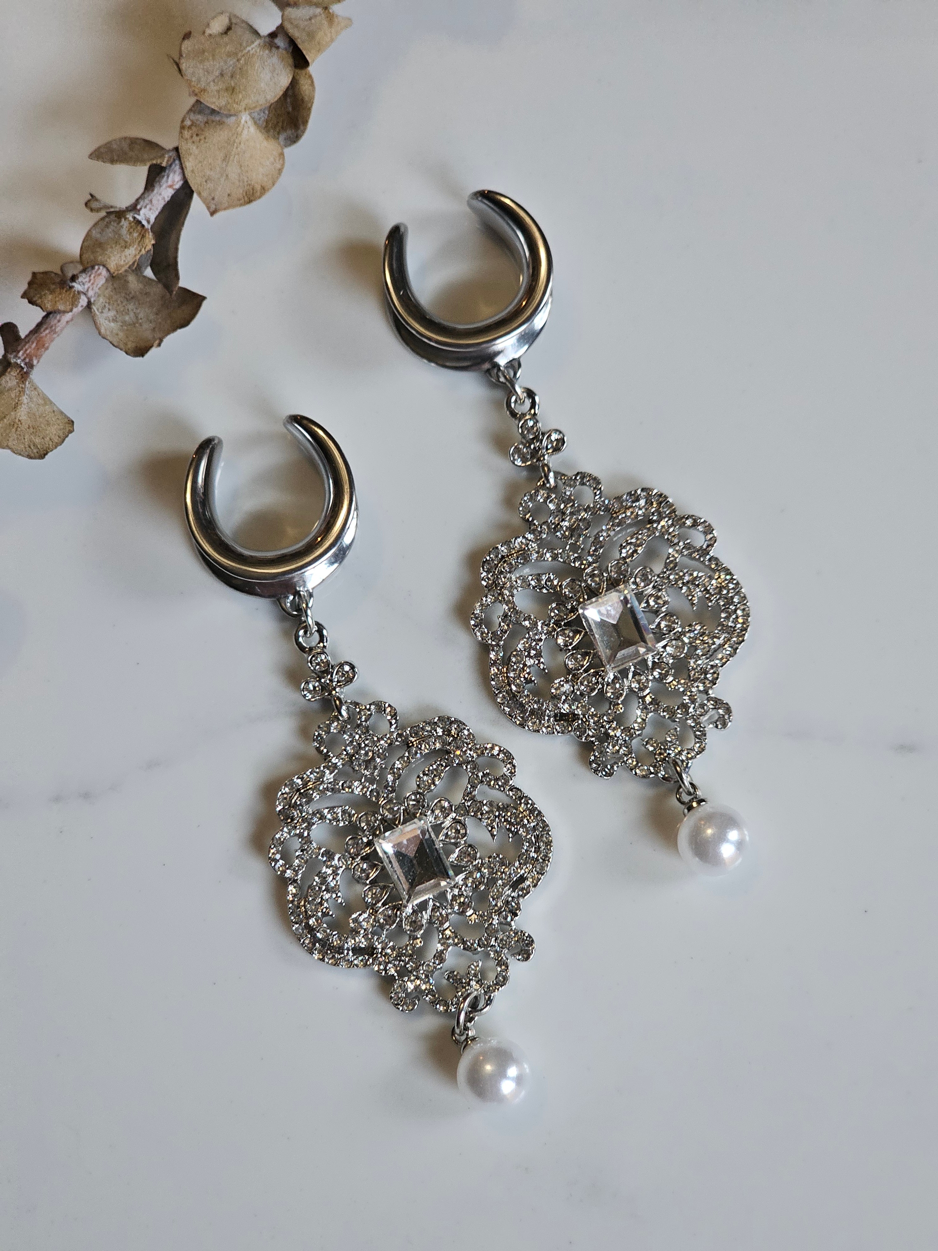 Special occasion saddle gauges
