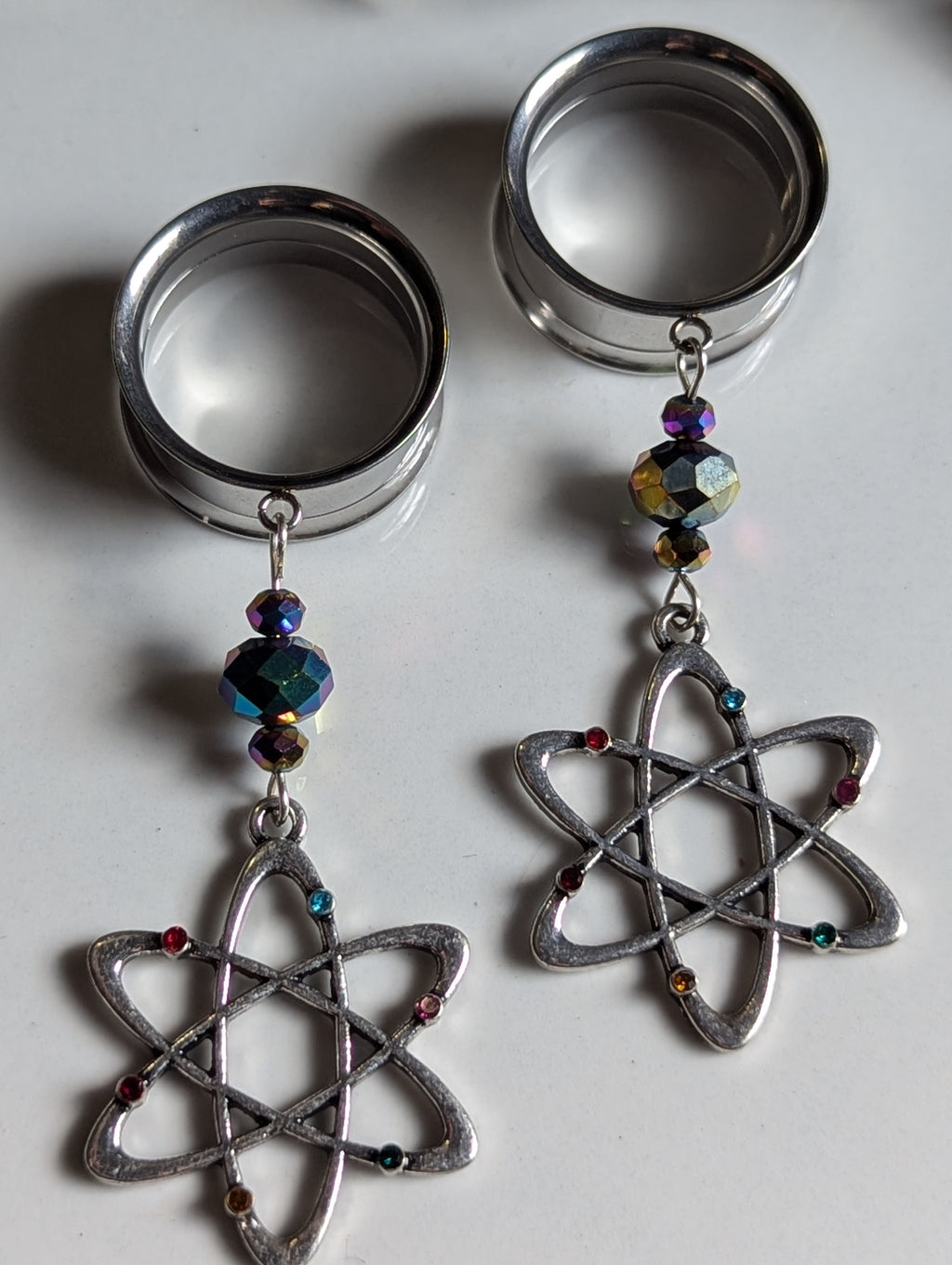 Atomic dangle gauges