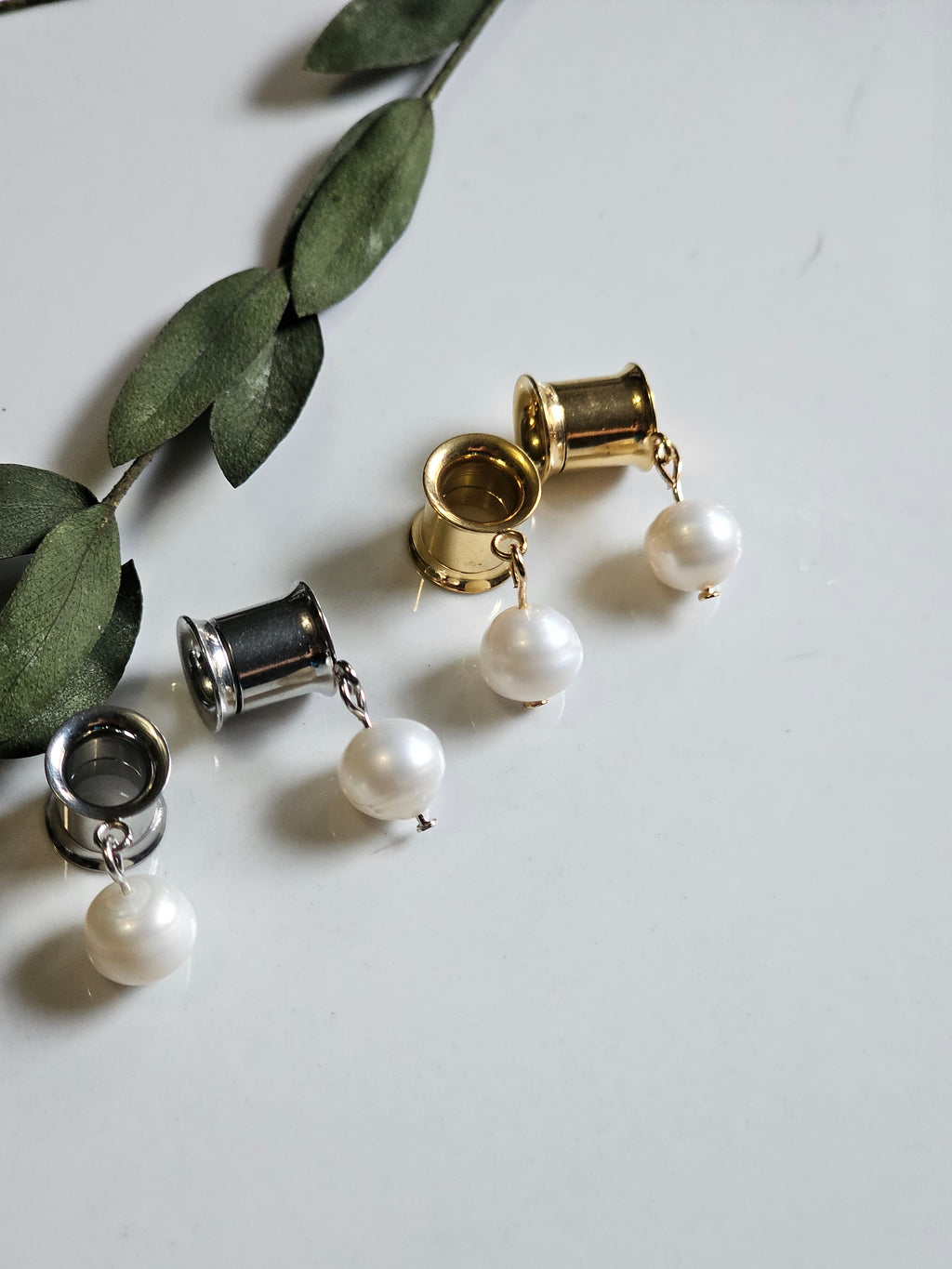 Simple Freshwater Pearl dangle gauges