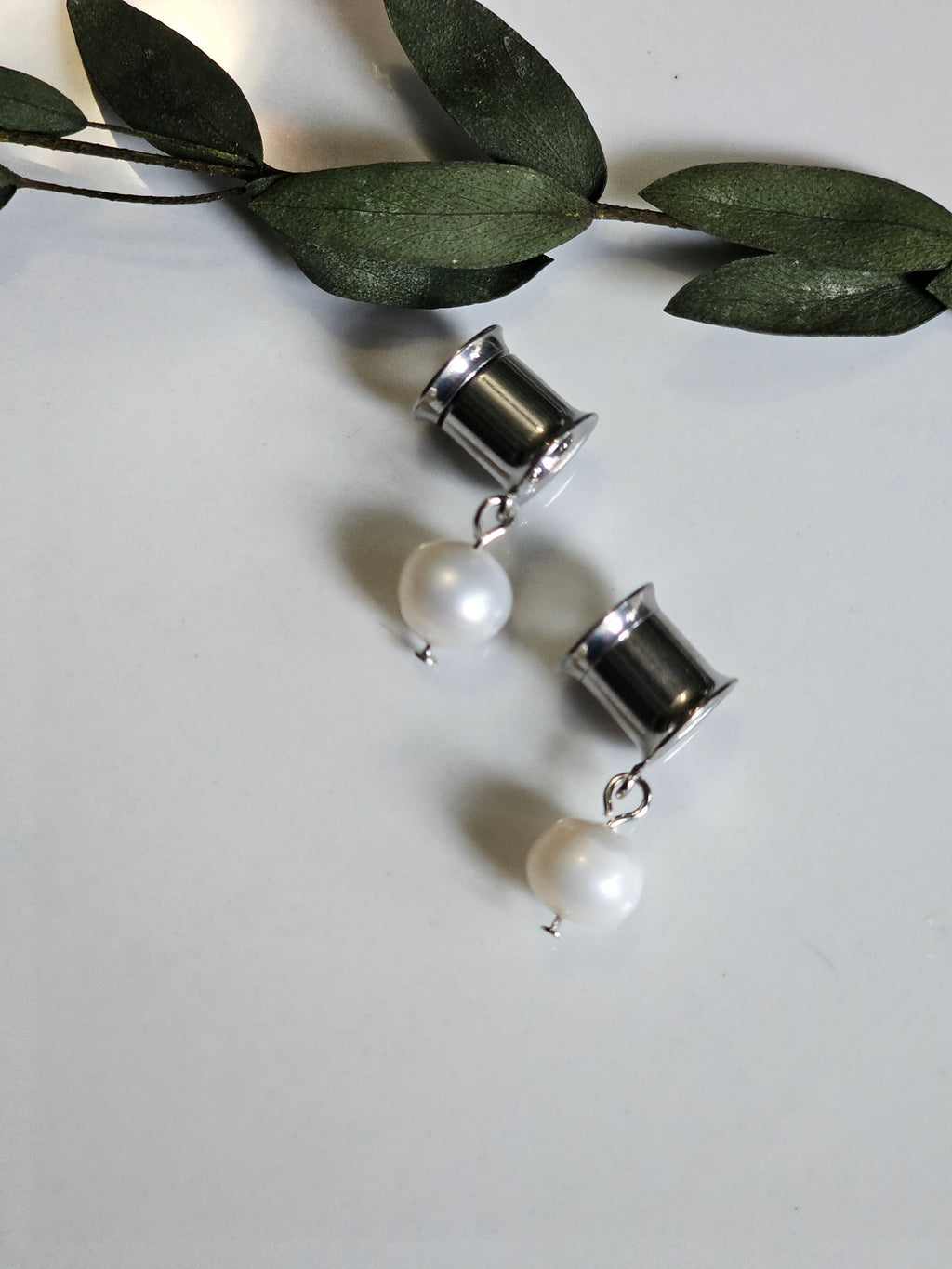 Simple Freshwater Pearl dangle gauges