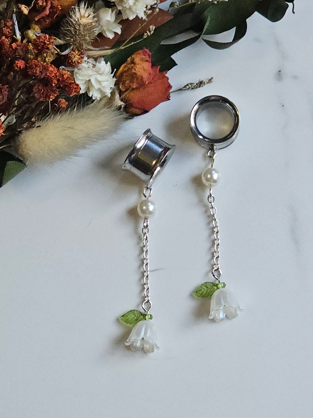 Silver Minimal lily flower dangle gauges
