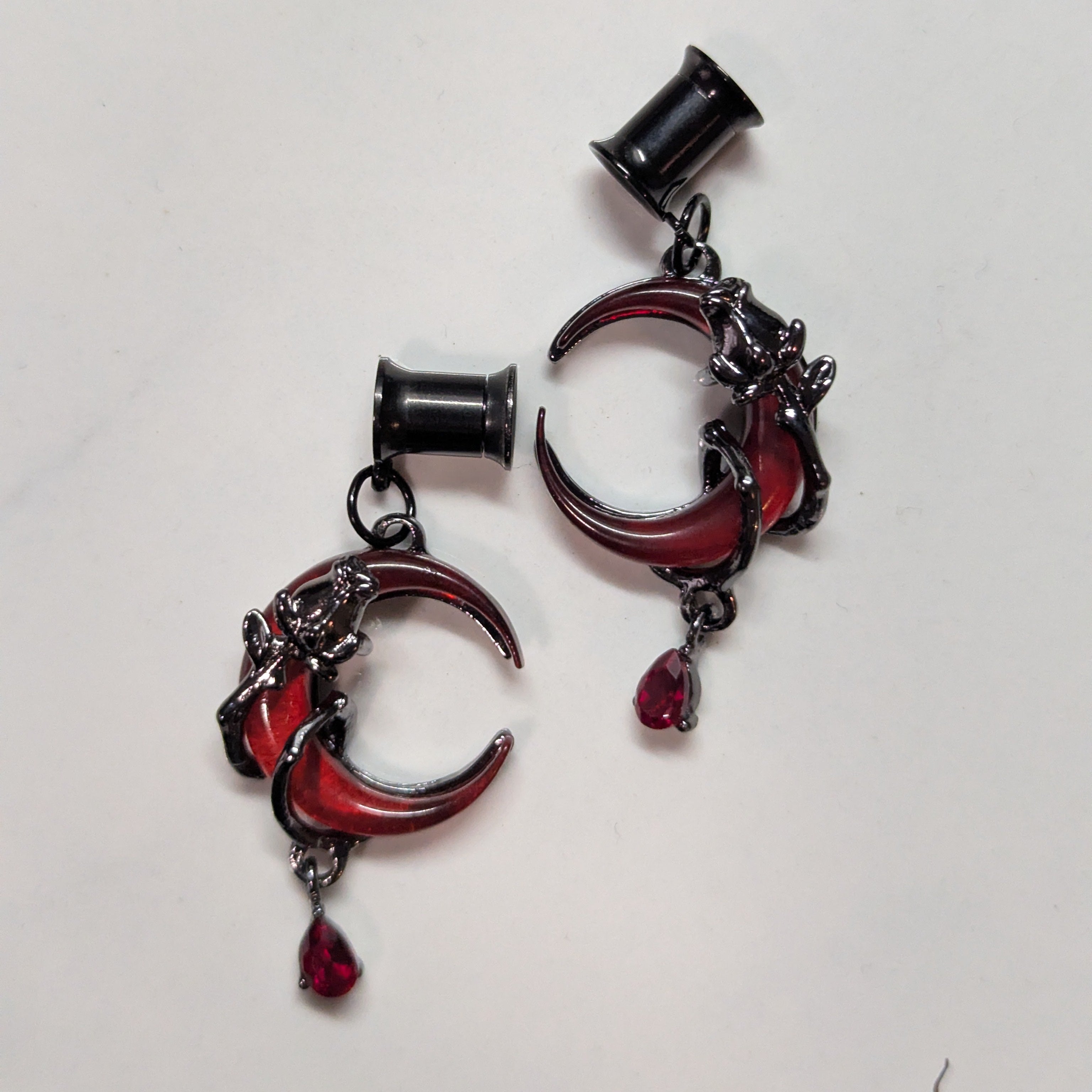 Red Crescent dangle gauges