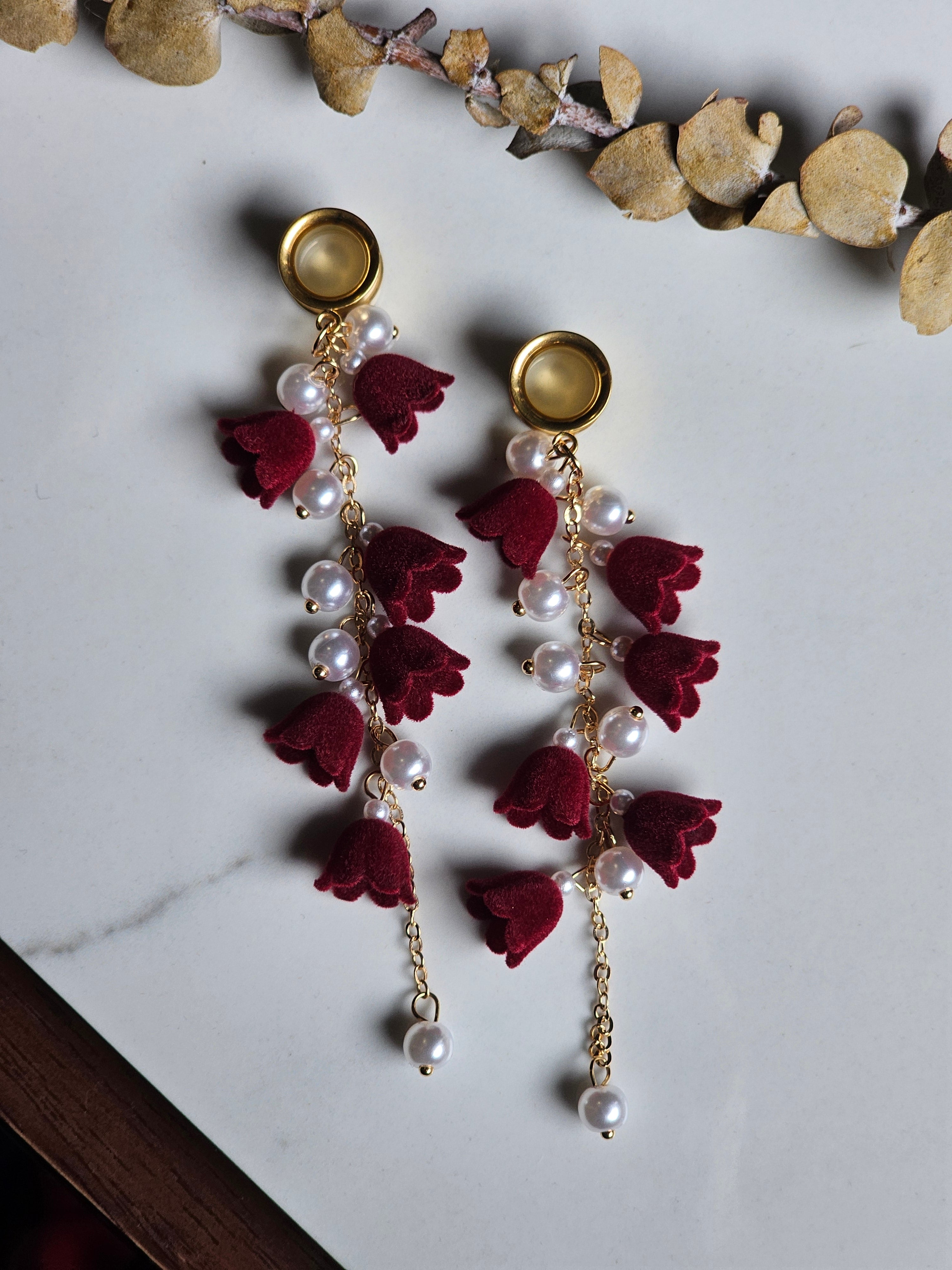 Red Lily flower dangle gauges