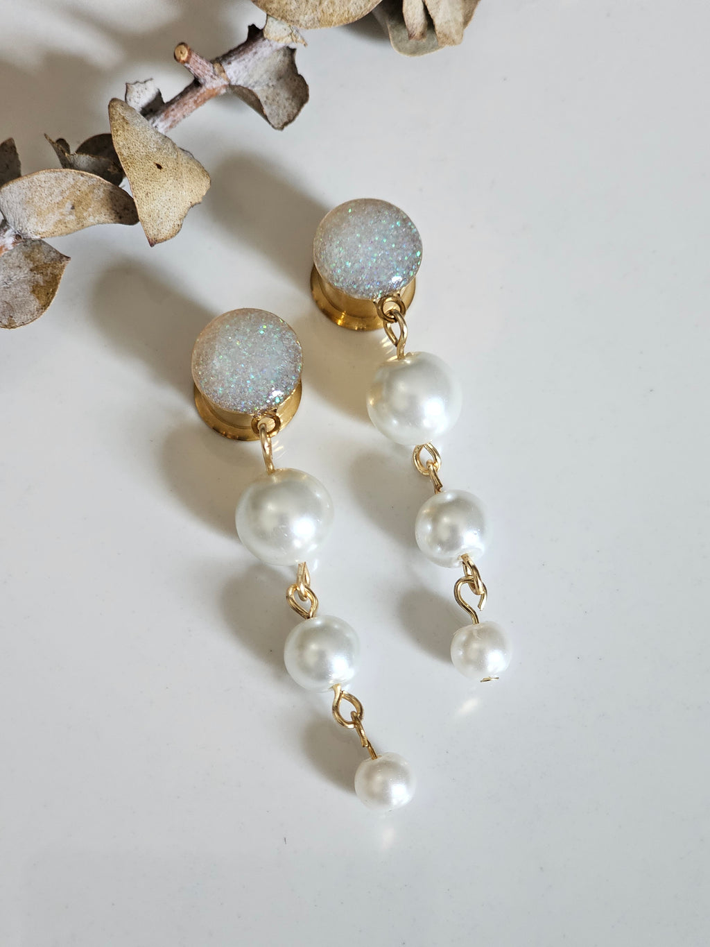 Faux pearl dangle gauges