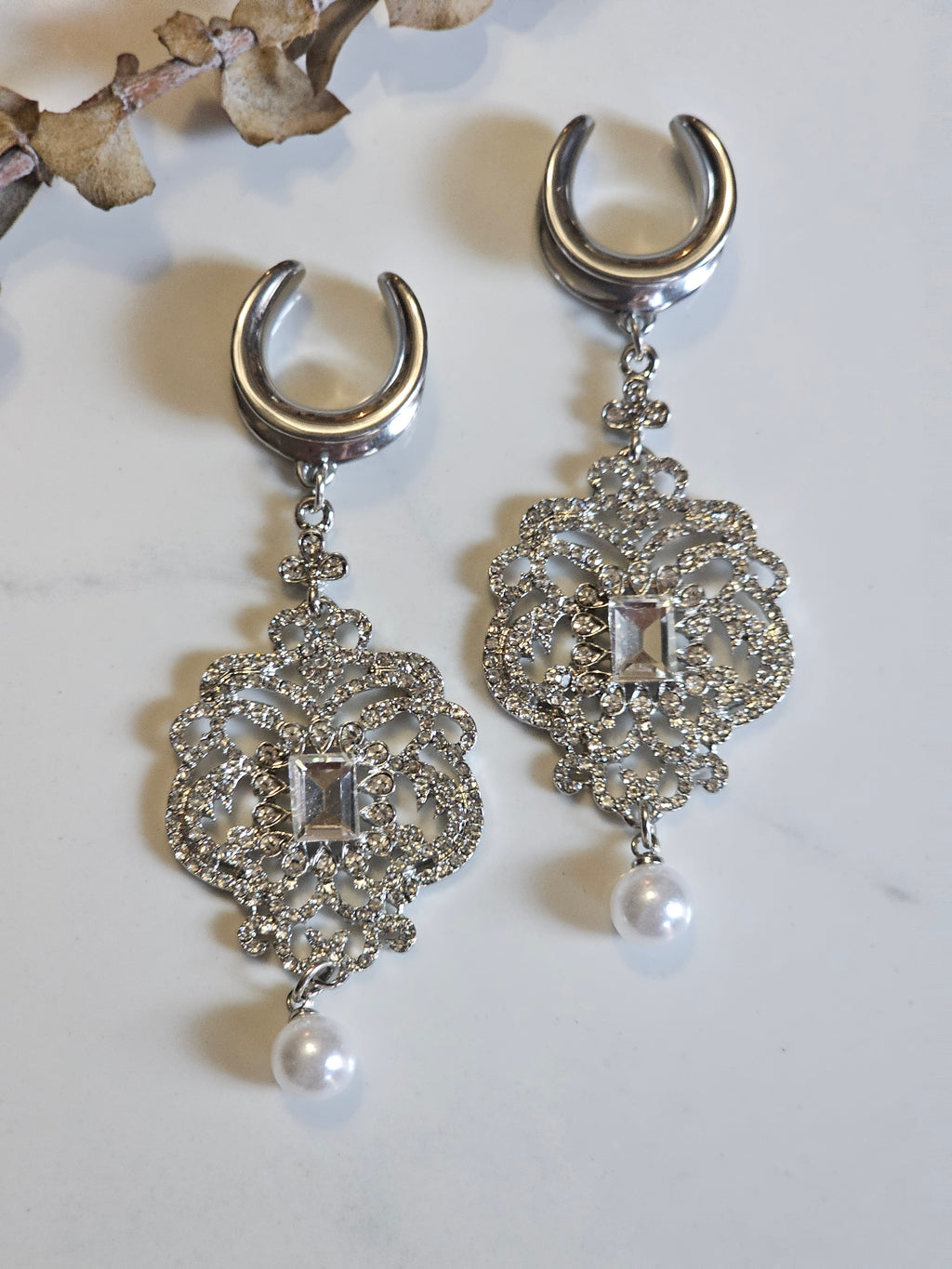 Special occasion saddle gauges