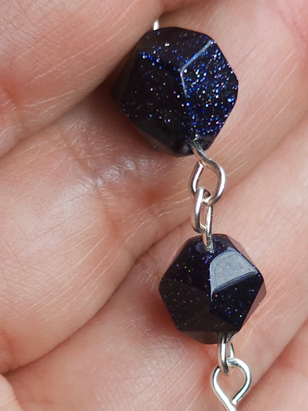 Blue sandstone dangle gauges