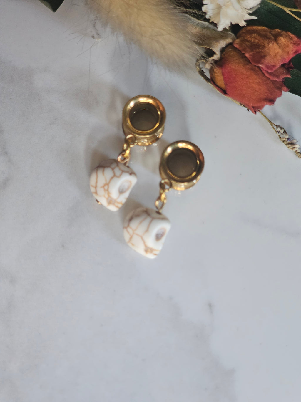 Howlite skull Dangle Gauges