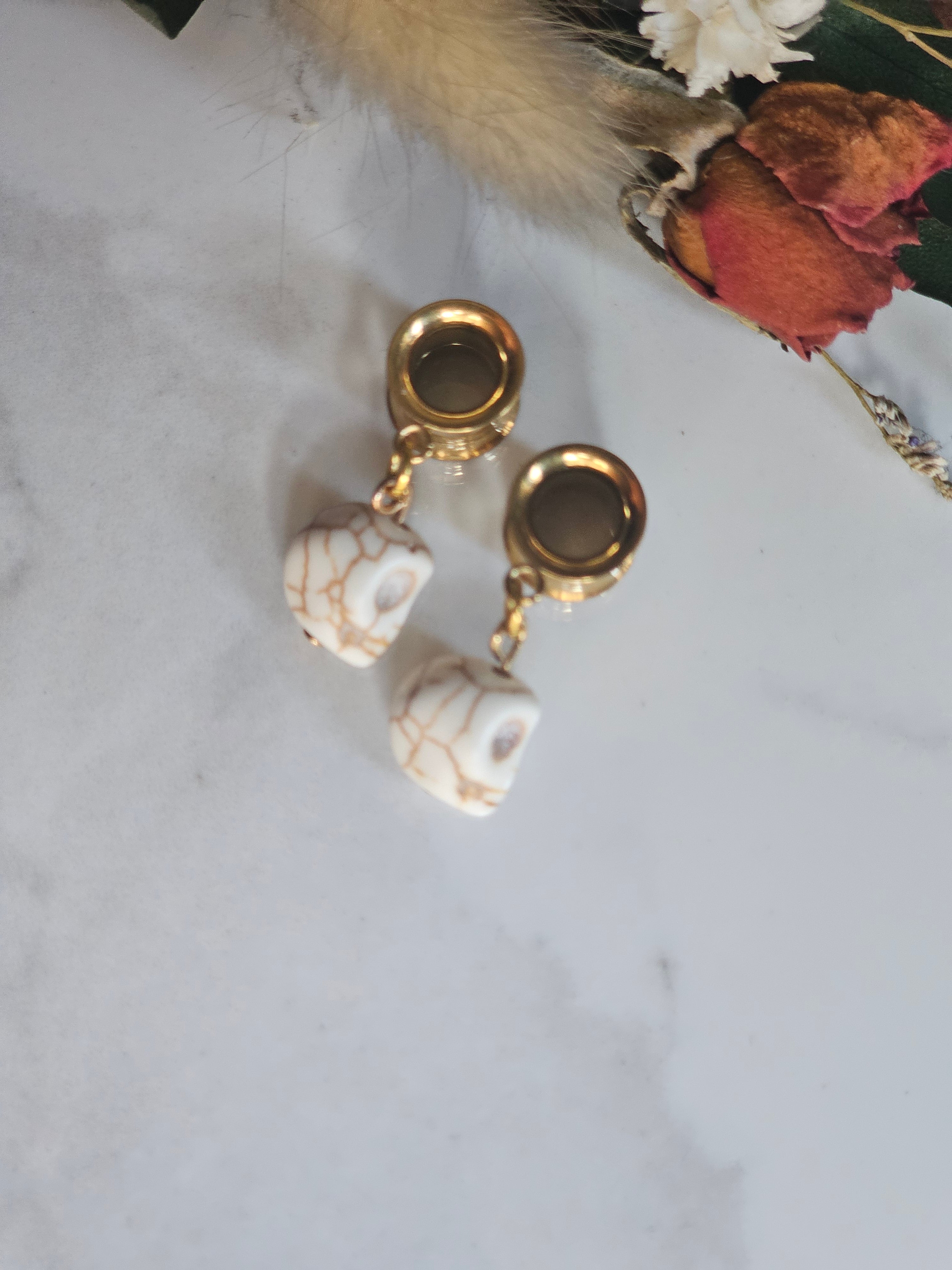 Howlite skull Dangle Gauges