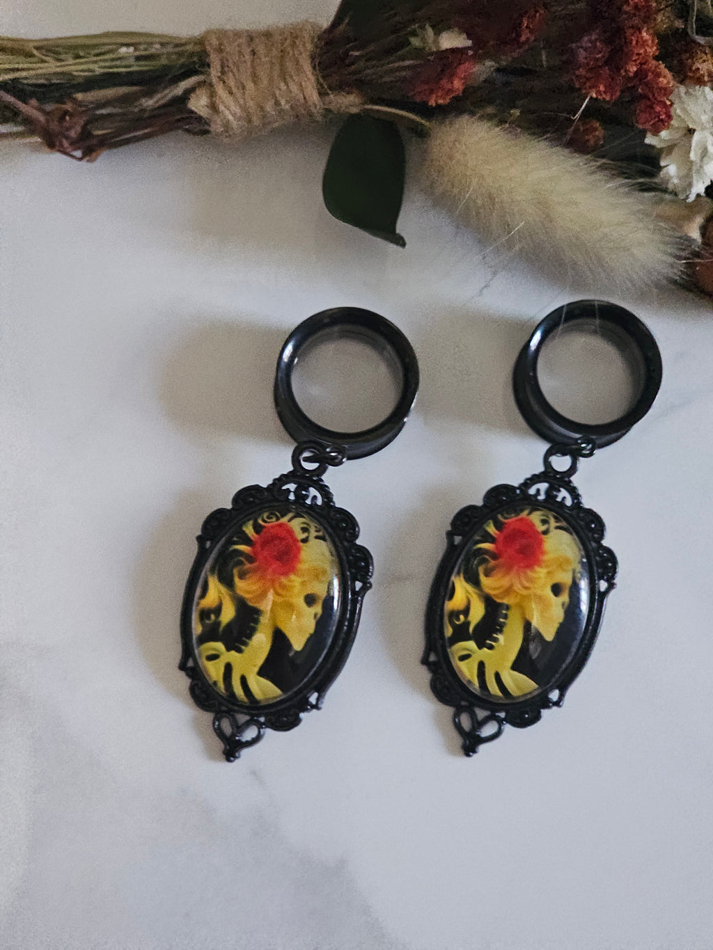 Skeleton Cameo Dangle Gauges