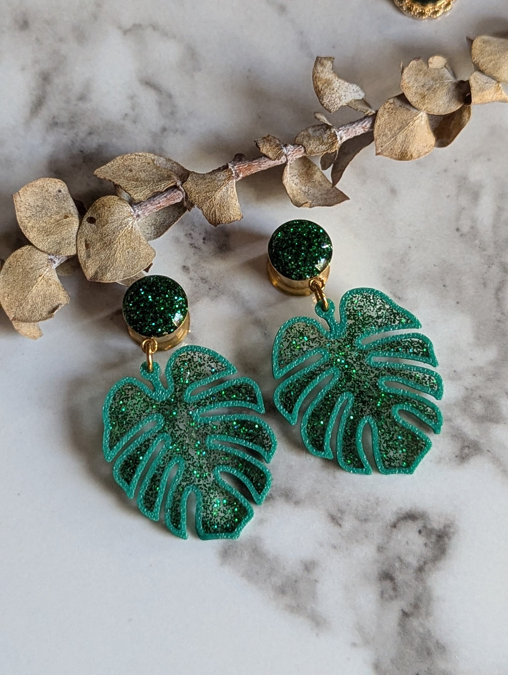 Monstera Glitter leaf dangle gauges