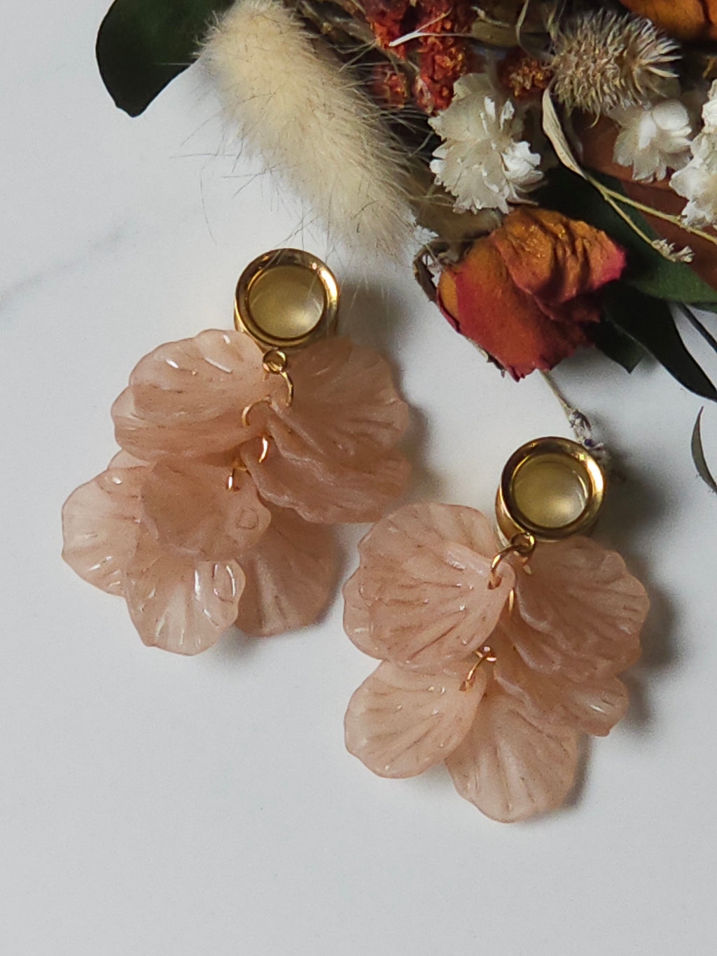 Tan petal dangle gauges