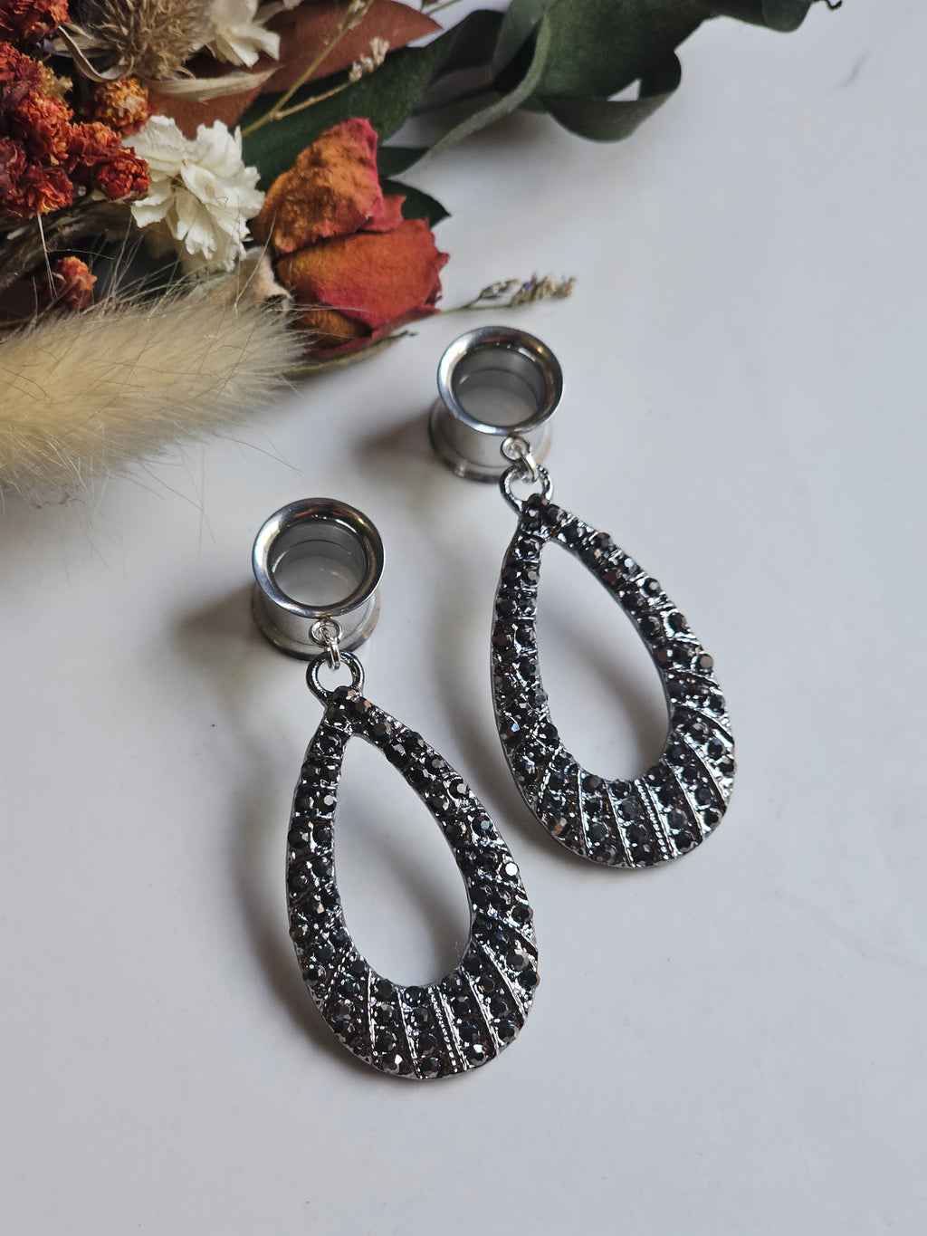 Retro diamond dangle gauges