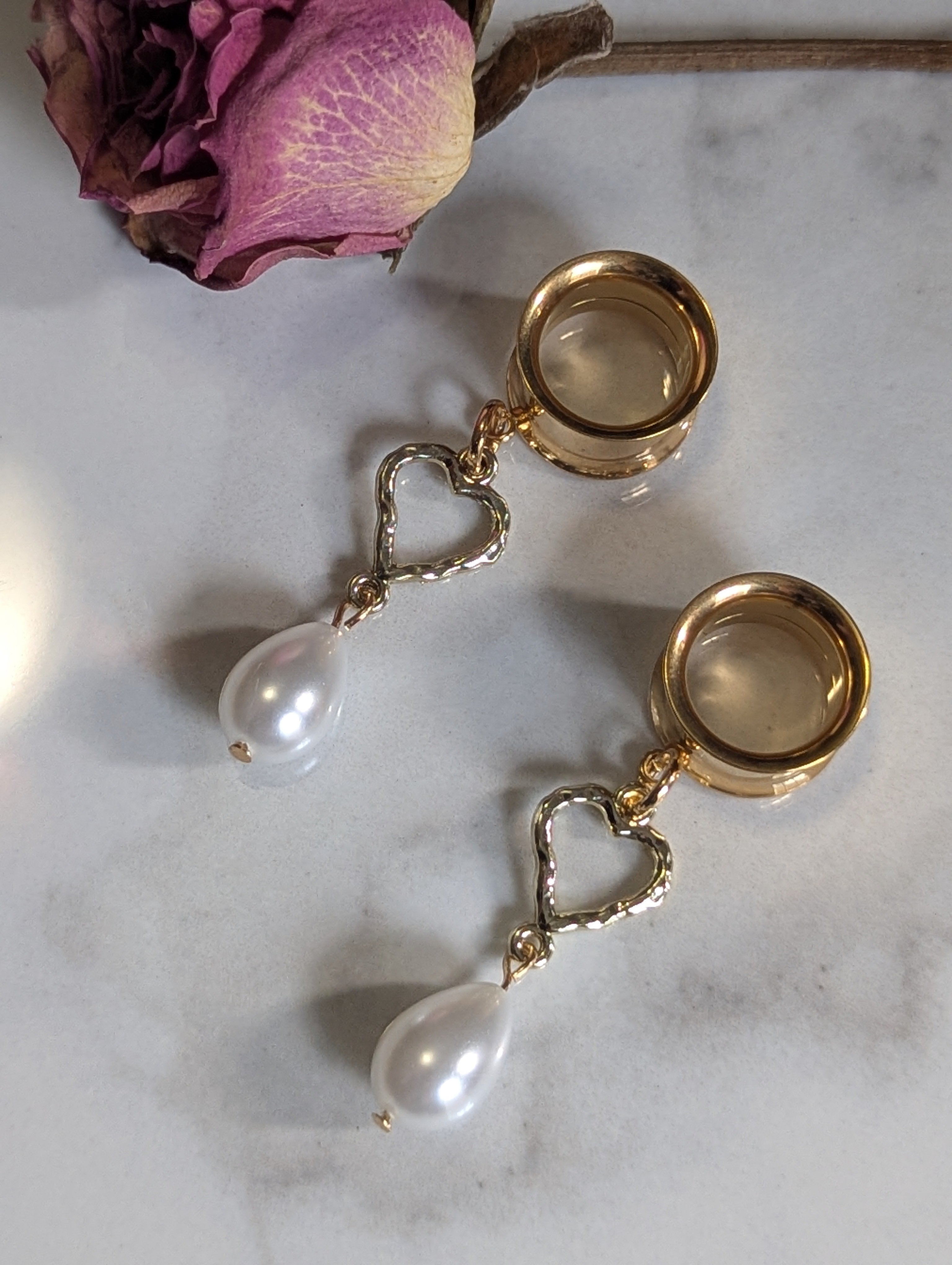 Heart pearl dangle gauges