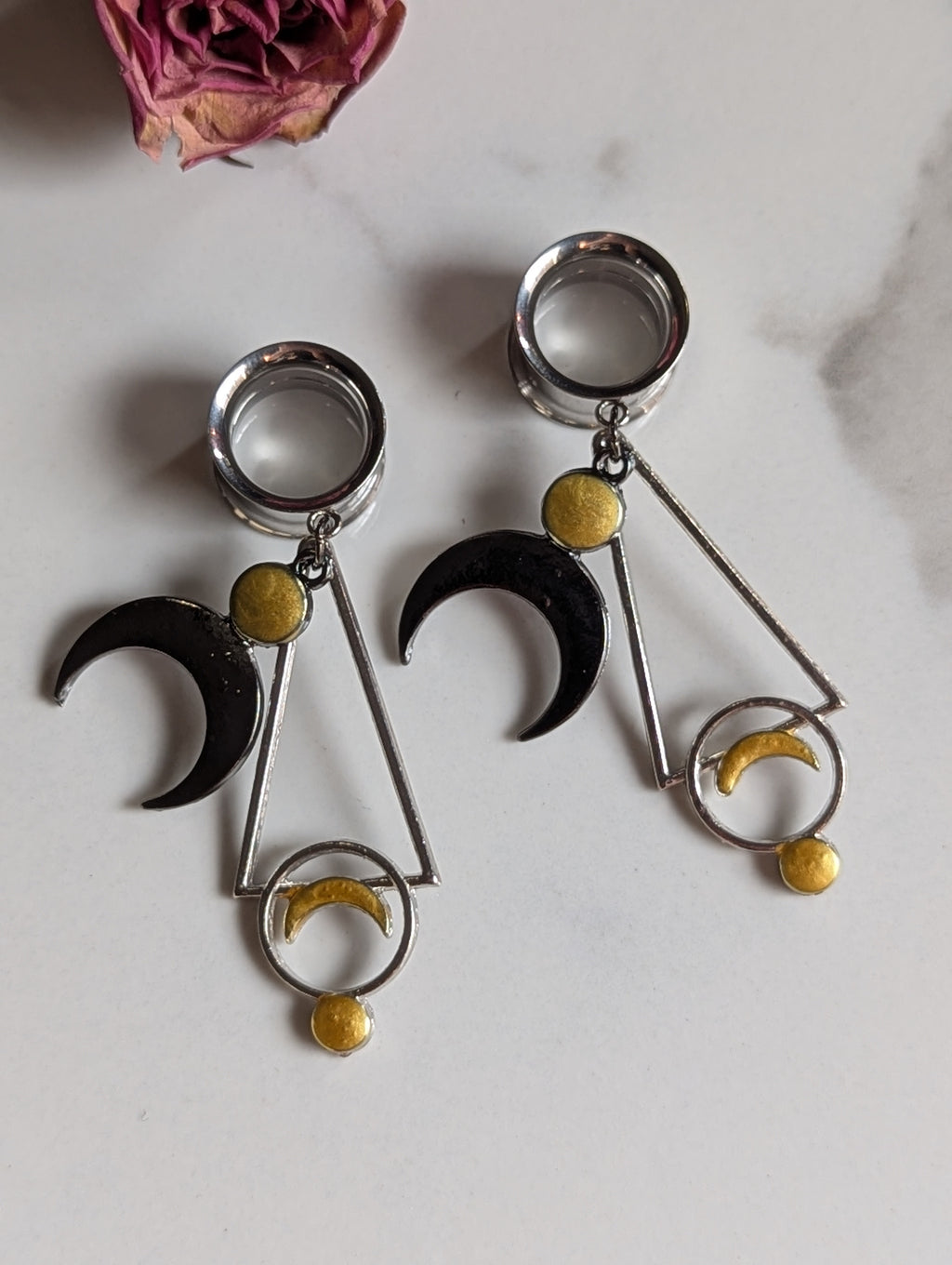 Lunar dangle gauges