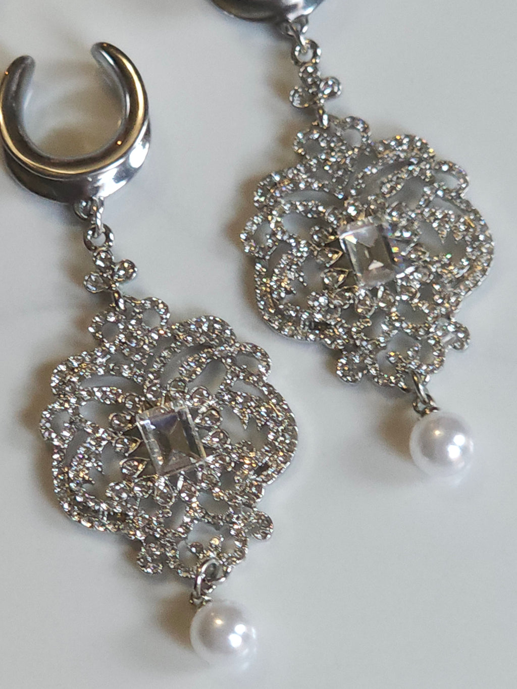 Special occasion saddle gauges