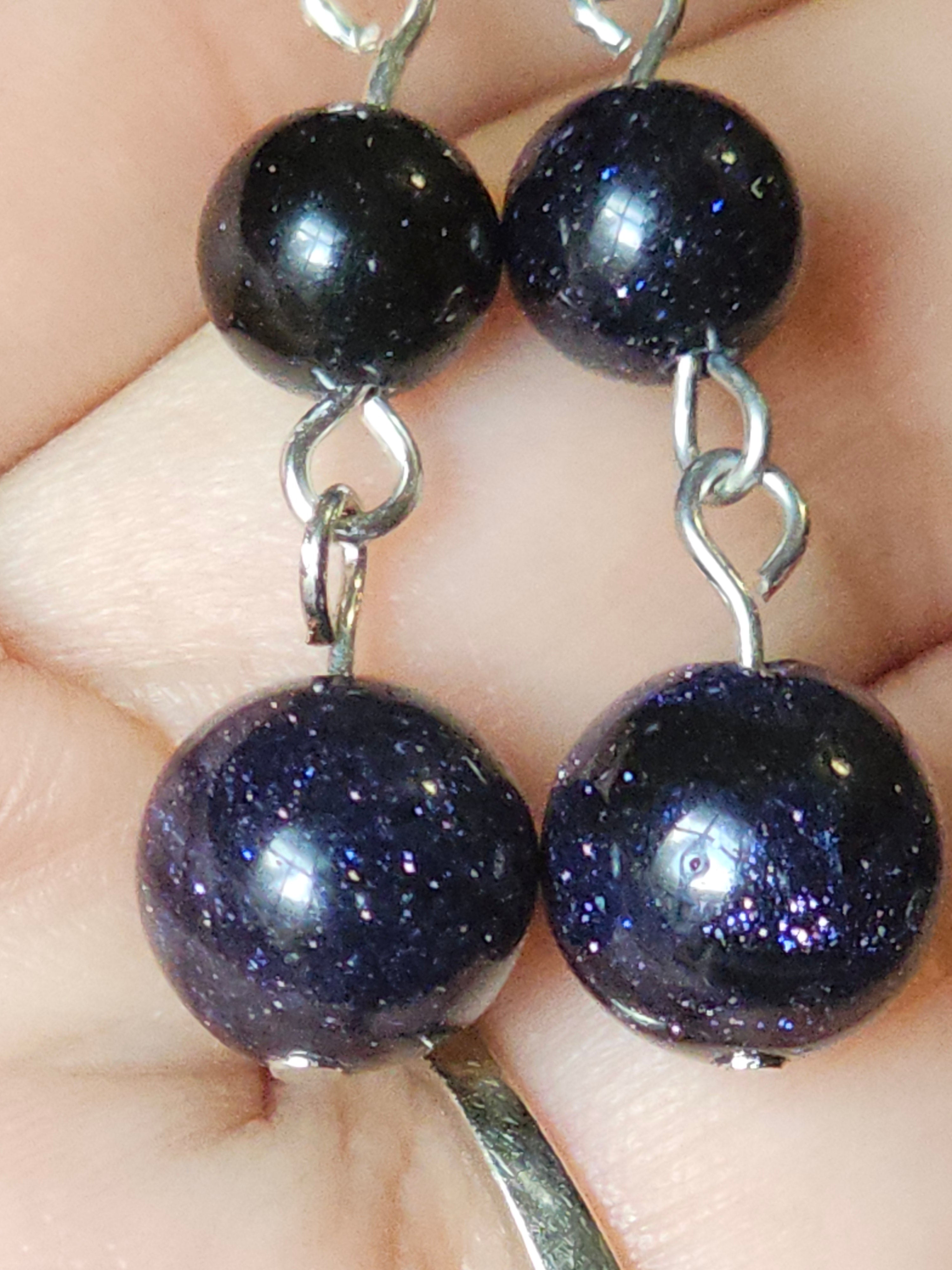 Blue sandstone dangle gauges