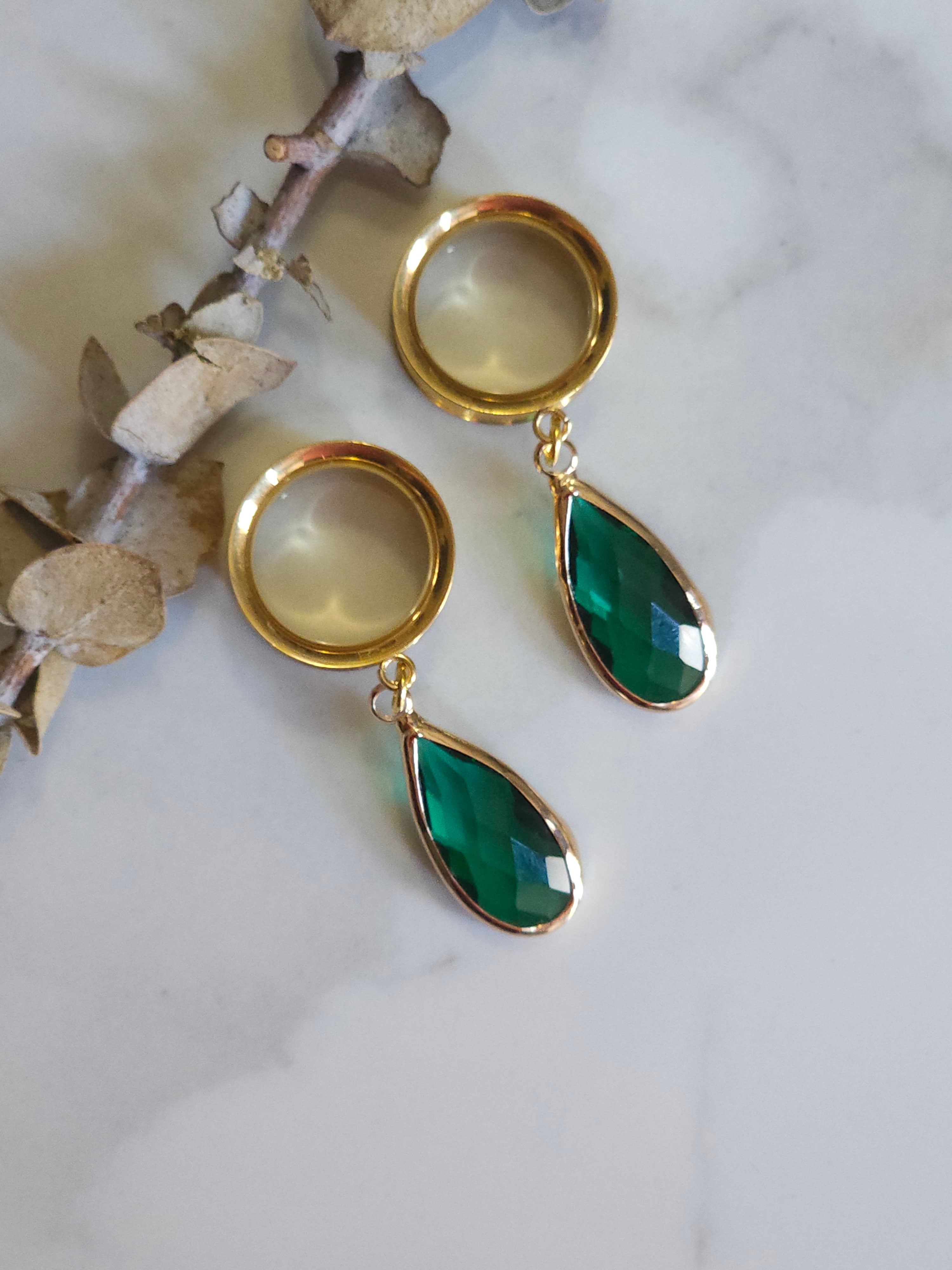 Emerald dangle gauges