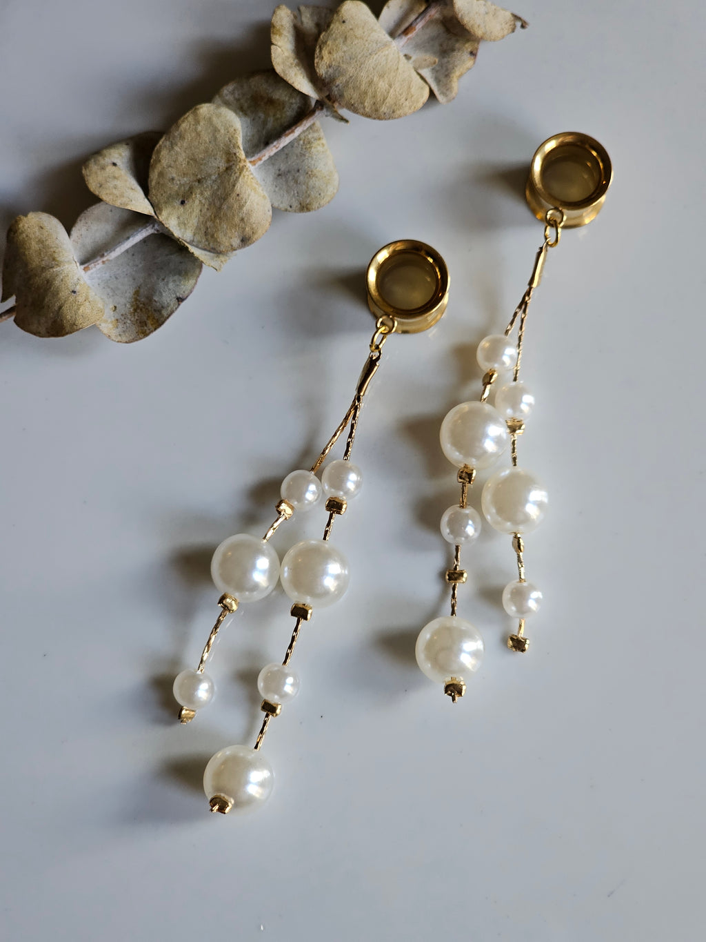 Faux pearl dangle gauges