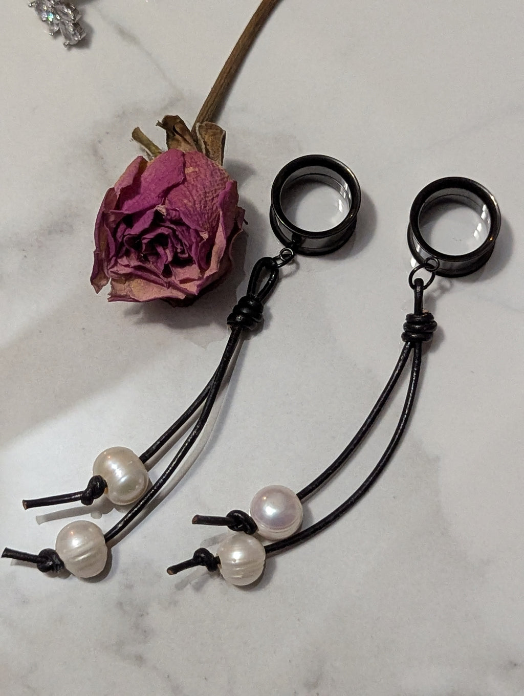 Leather dangle gauges
