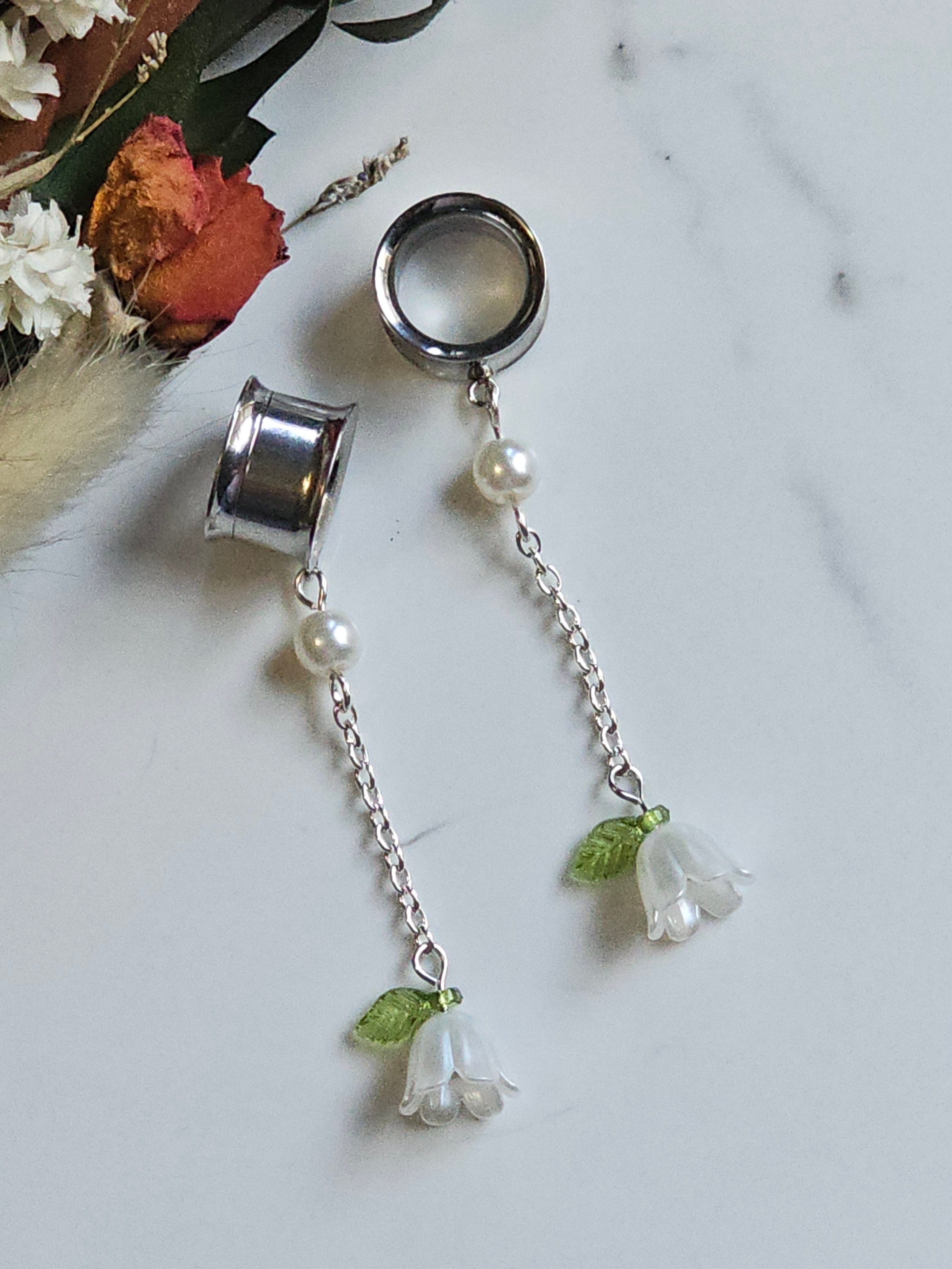 Silver Minimal lily flower dangle gauges