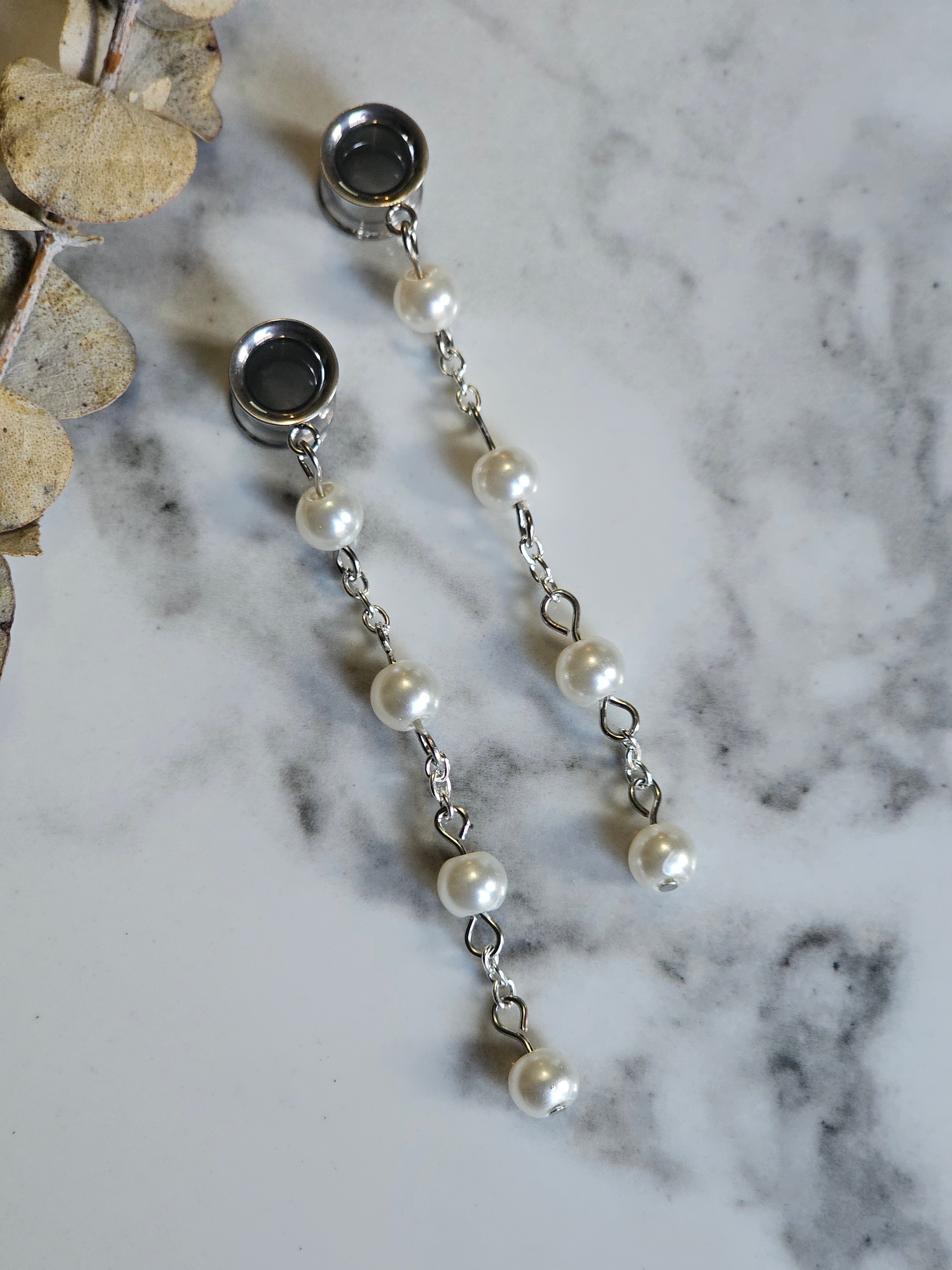 Faux pearl dangle gauges