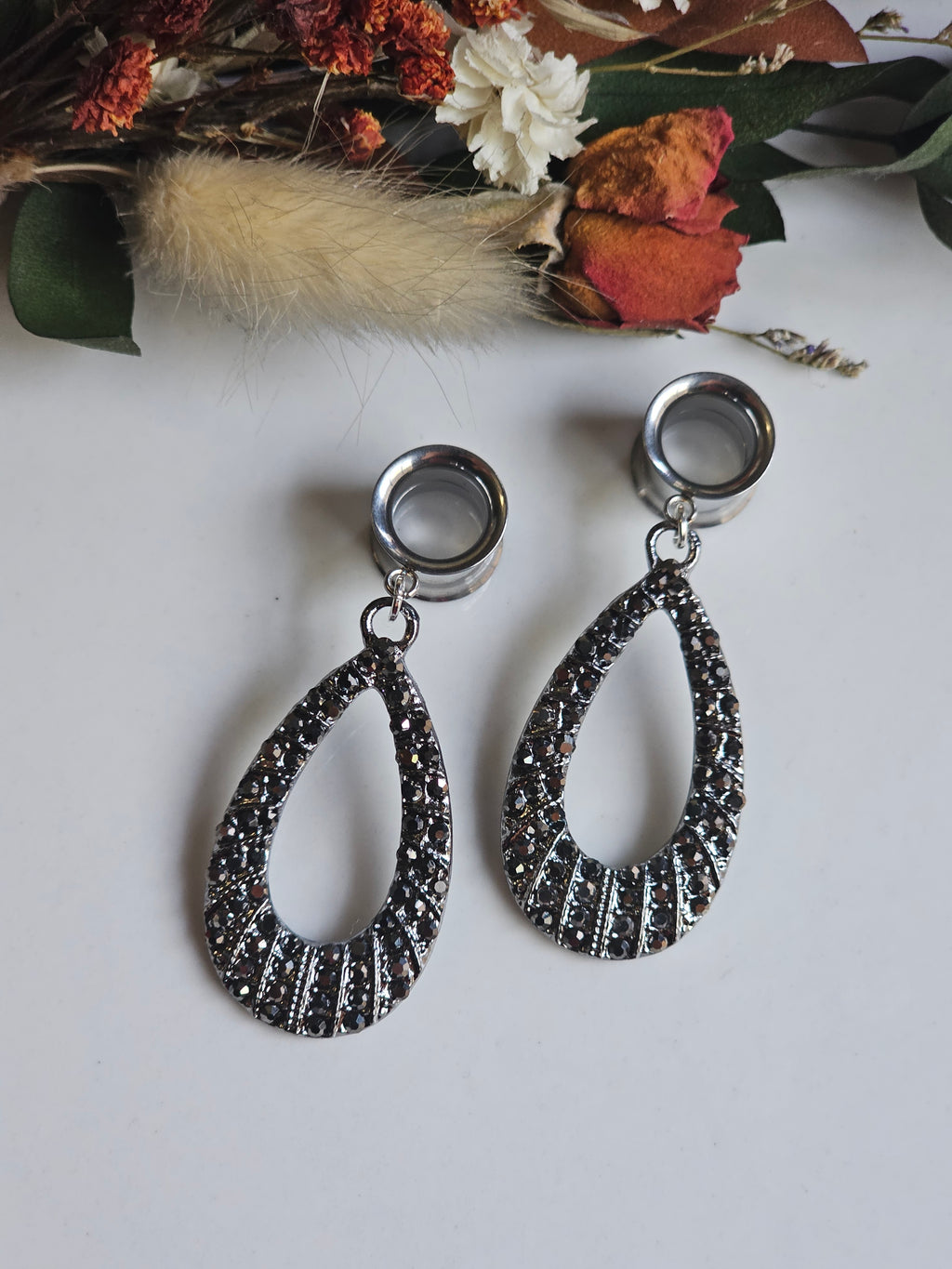 Retro diamond dangle gauges