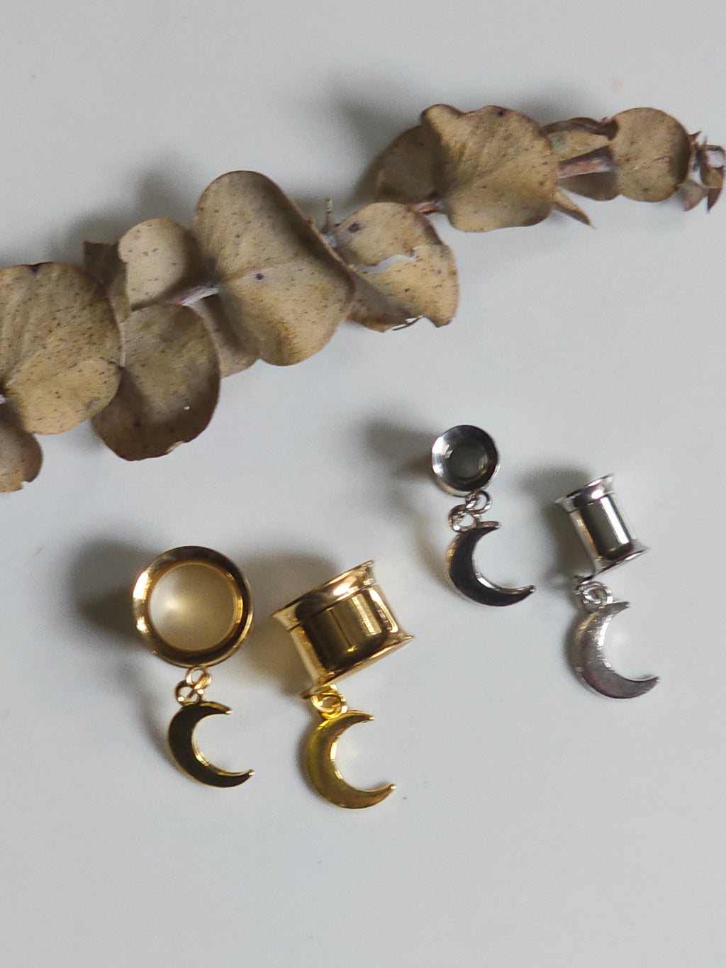 Moon dangle gauges