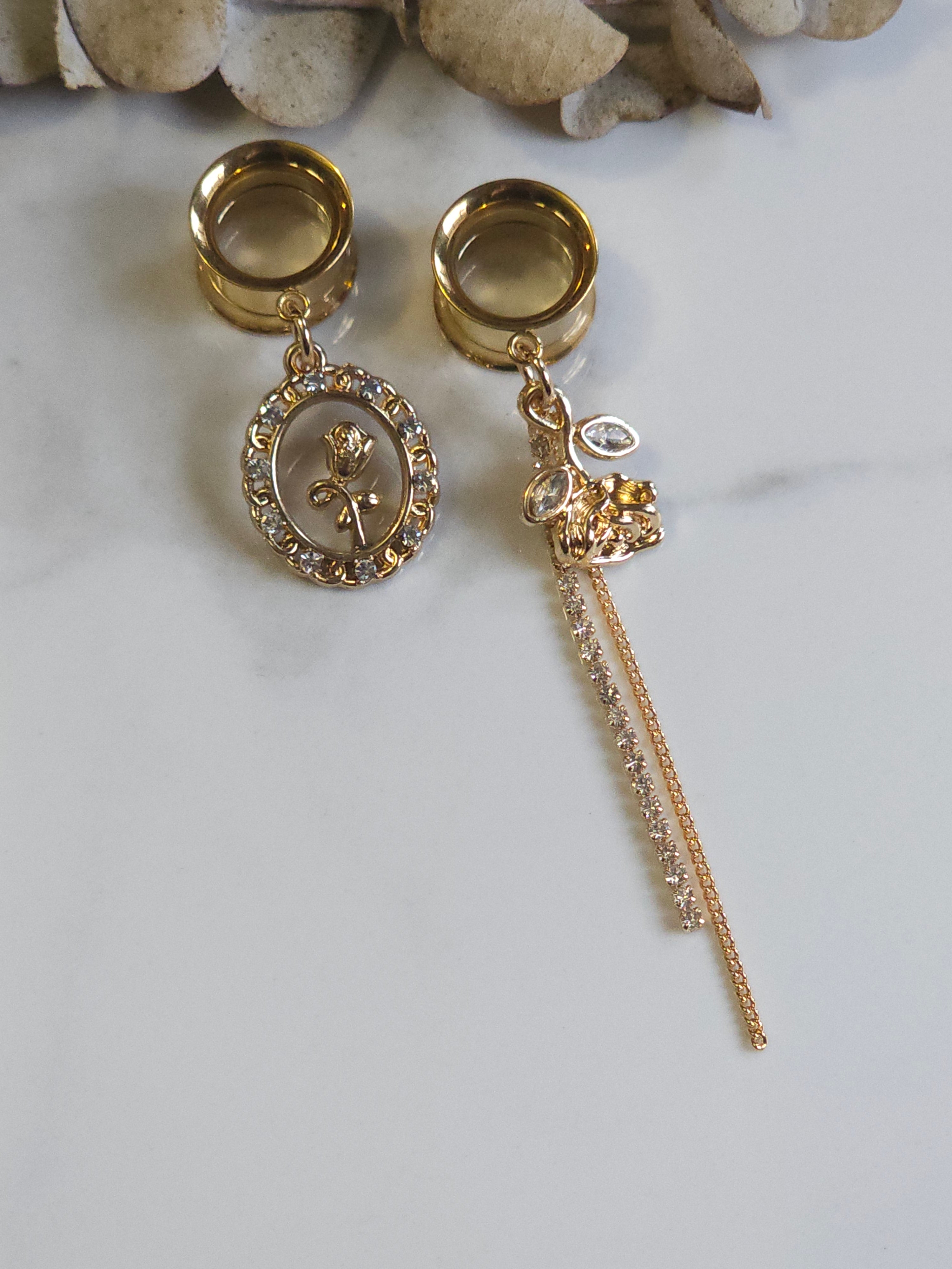 Rose and tassel dangle gauges