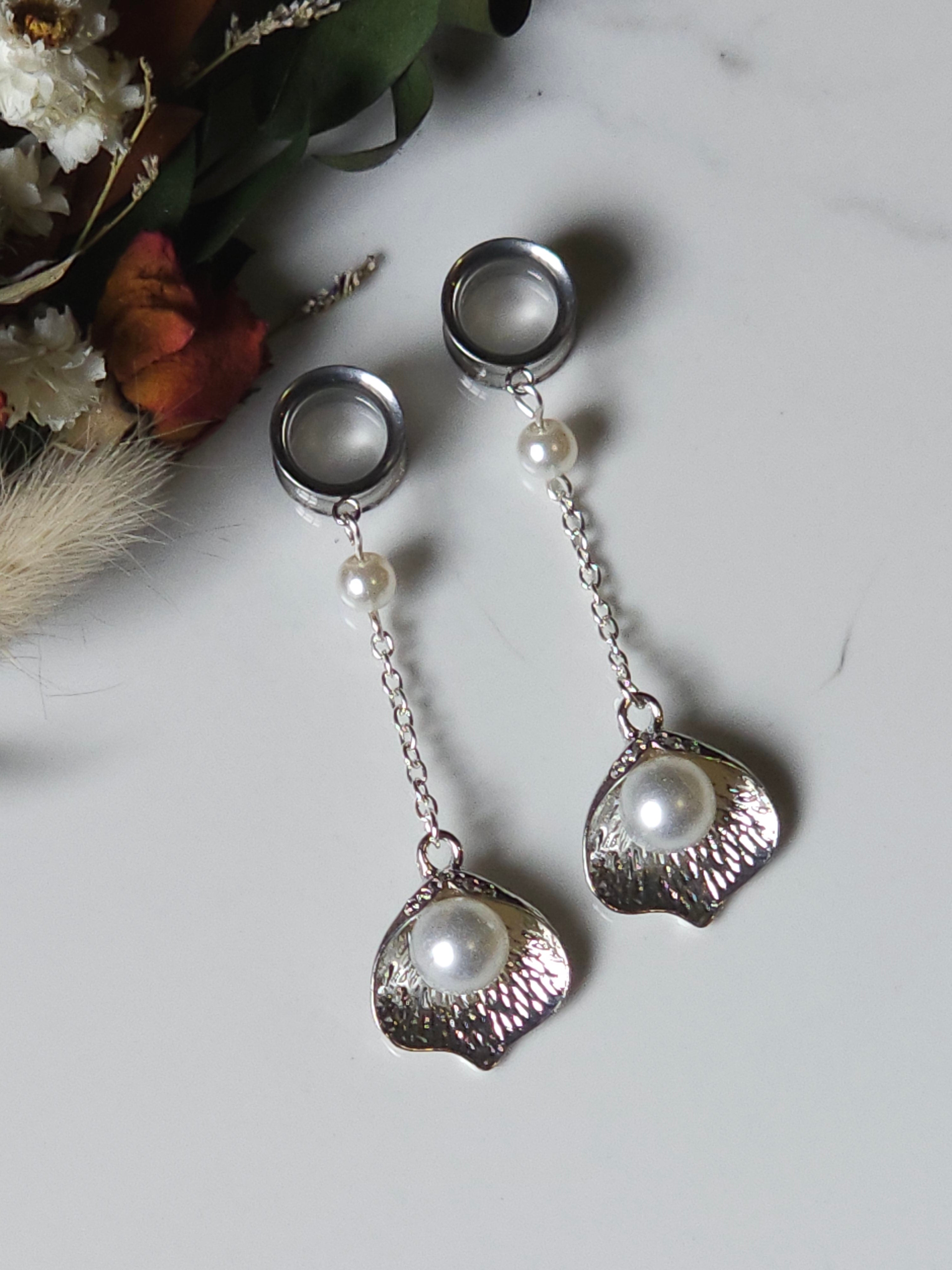 The Aphrodite dangle gauge