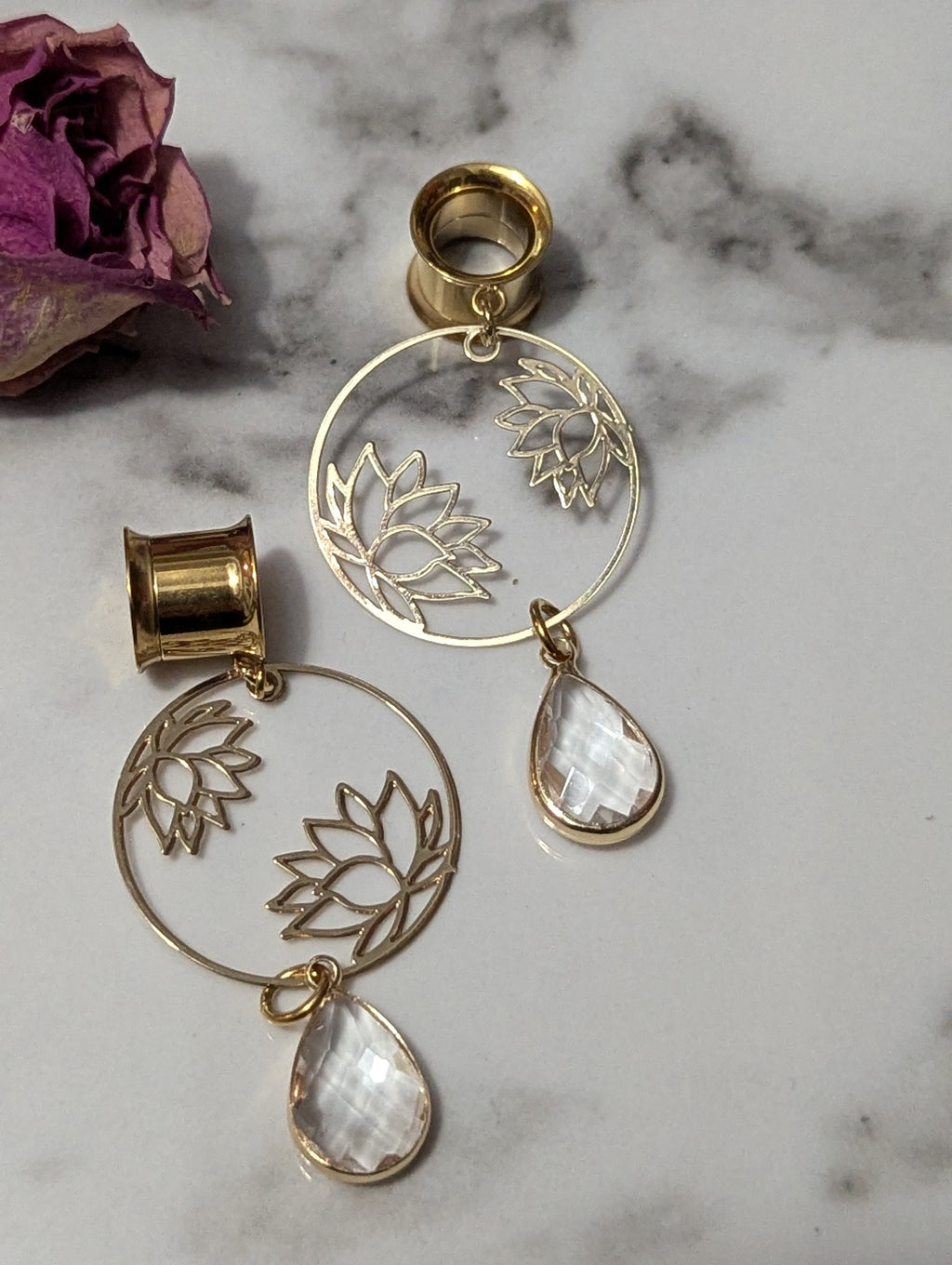 Lotus flower dangle gauges