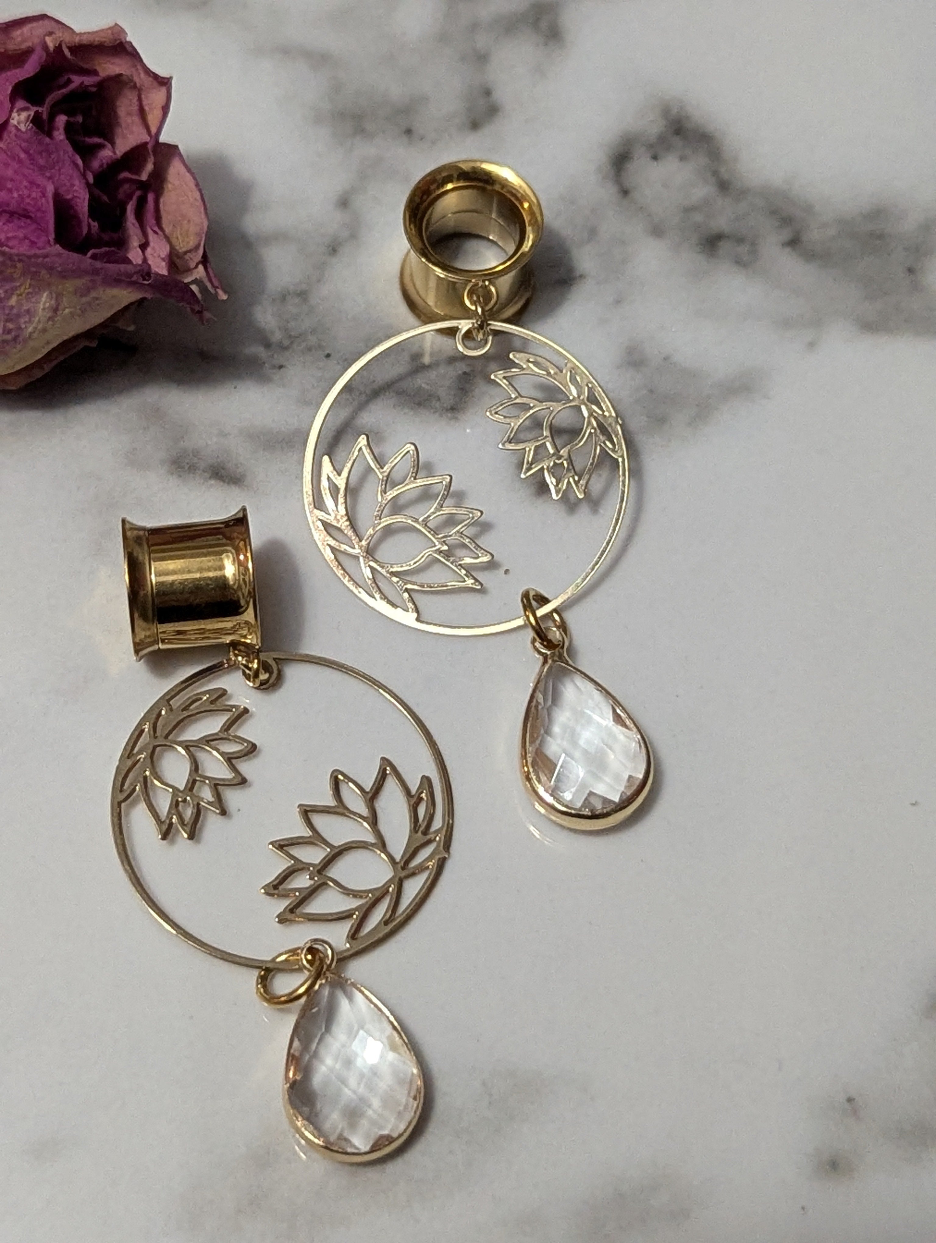 Lotus flower dangle gauges